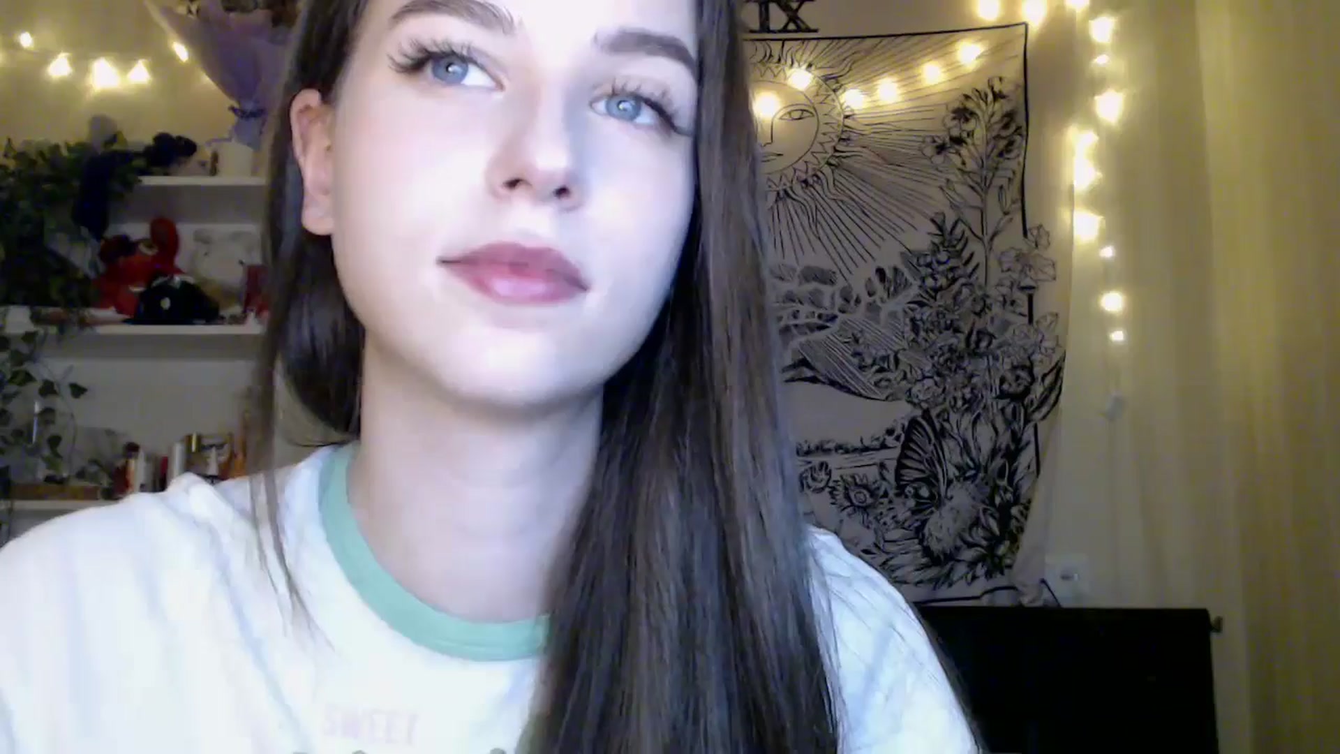 Gallery image thumbnail from ElsieF_'s myfreecams stream on, 04/19/2025, 18:39 image 9 of 20