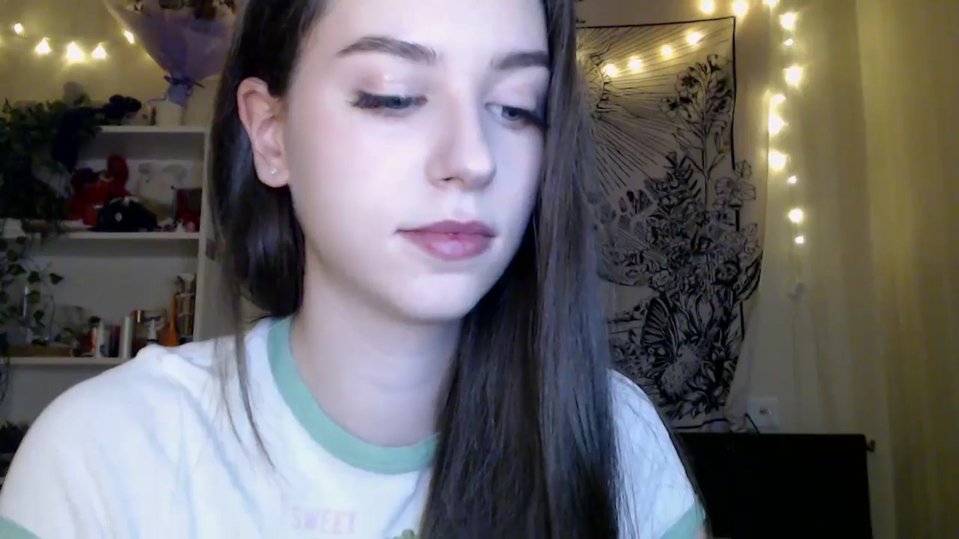 Gallery image thumbnail from ElsieF_'s myfreecams stream on, 04/19/2025, 18:39 image 8 of 20