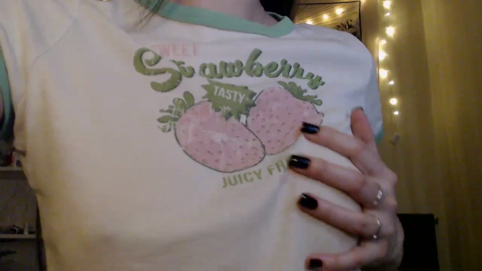 Gallery image thumbnail from ElsieF_'s myfreecams stream on, 04/19/2025, 18:39 image 10 of 20