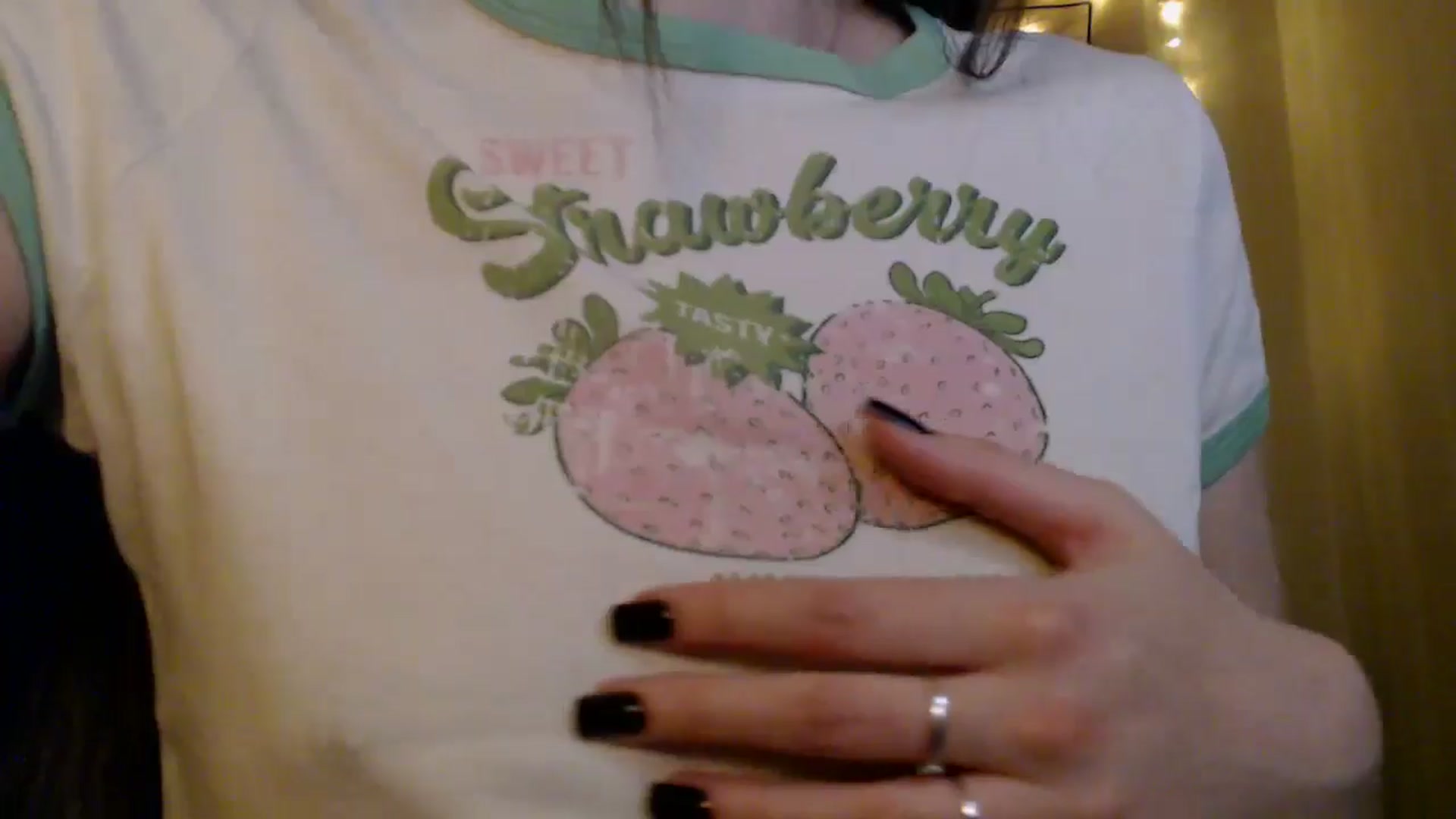 Gallery image thumbnail from ElsieF_'s myfreecams stream on, 04/19/2025, 18:39 image 12 of 20