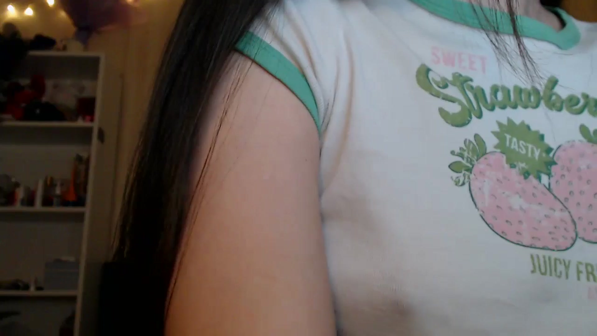 Gallery image thumbnail from ElsieF_'s myfreecams stream on, 04/19/2025, 18:39 image 13 of 20