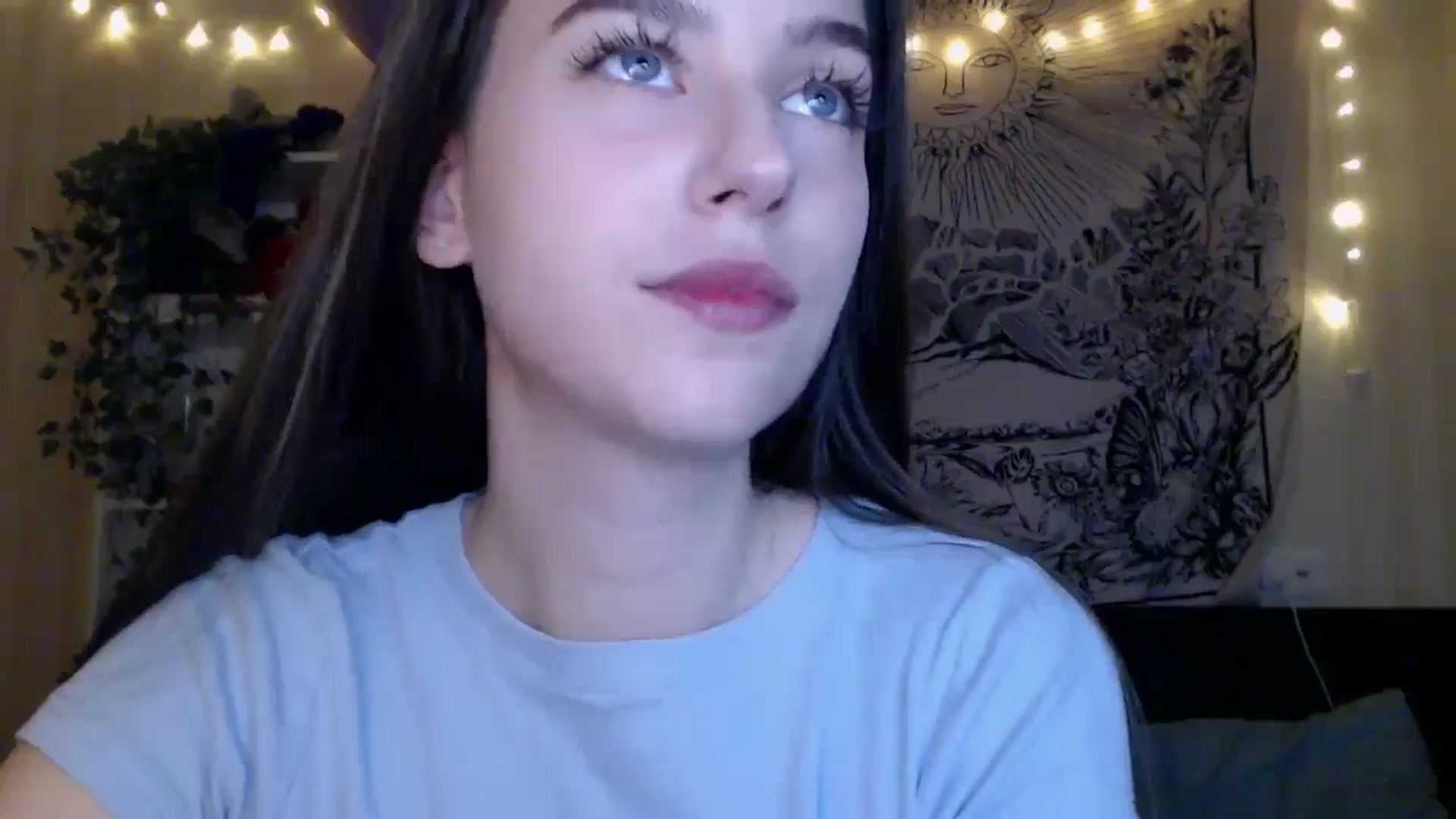 Gallery image thumbnail from ElsieF_'s myfreecams stream on, 04/22/2025, 18:16 image 20 of 20