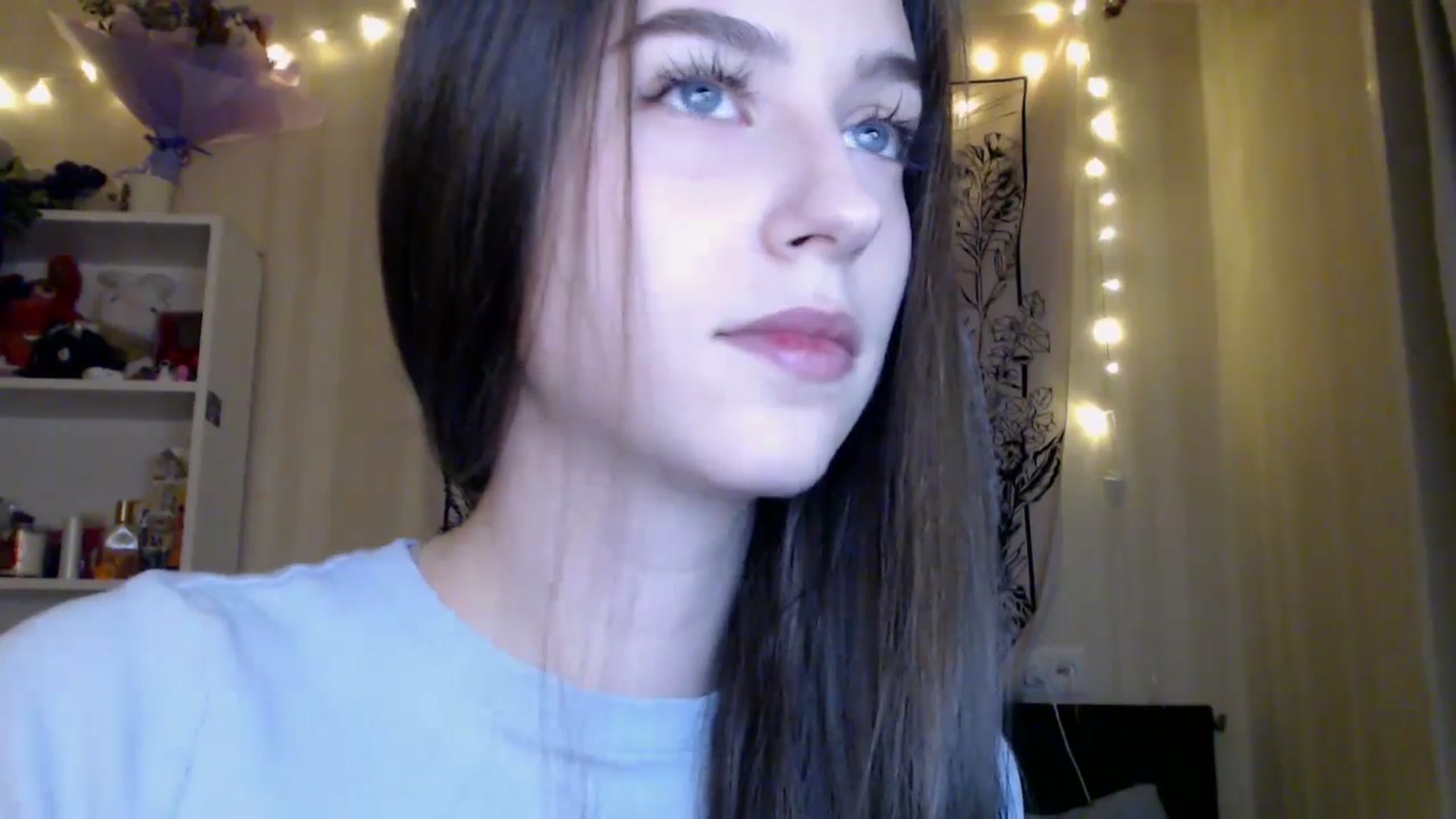 Gallery image thumbnail from ElsieF_'s myfreecams stream on, 04/22/2025, 18:16 image 3 of 20