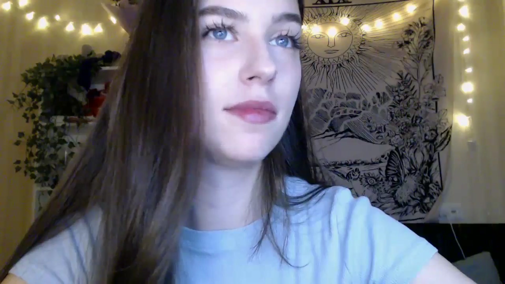 Gallery image thumbnail from ElsieF_'s myfreecams stream on, 04/22/2025, 18:16 image 18 of 20