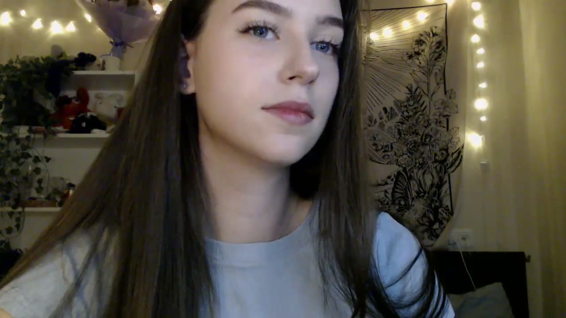 Gallery image thumbnail from ElsieF_'s myfreecams stream on, 04/22/2025, 18:16 image 11 of 20
