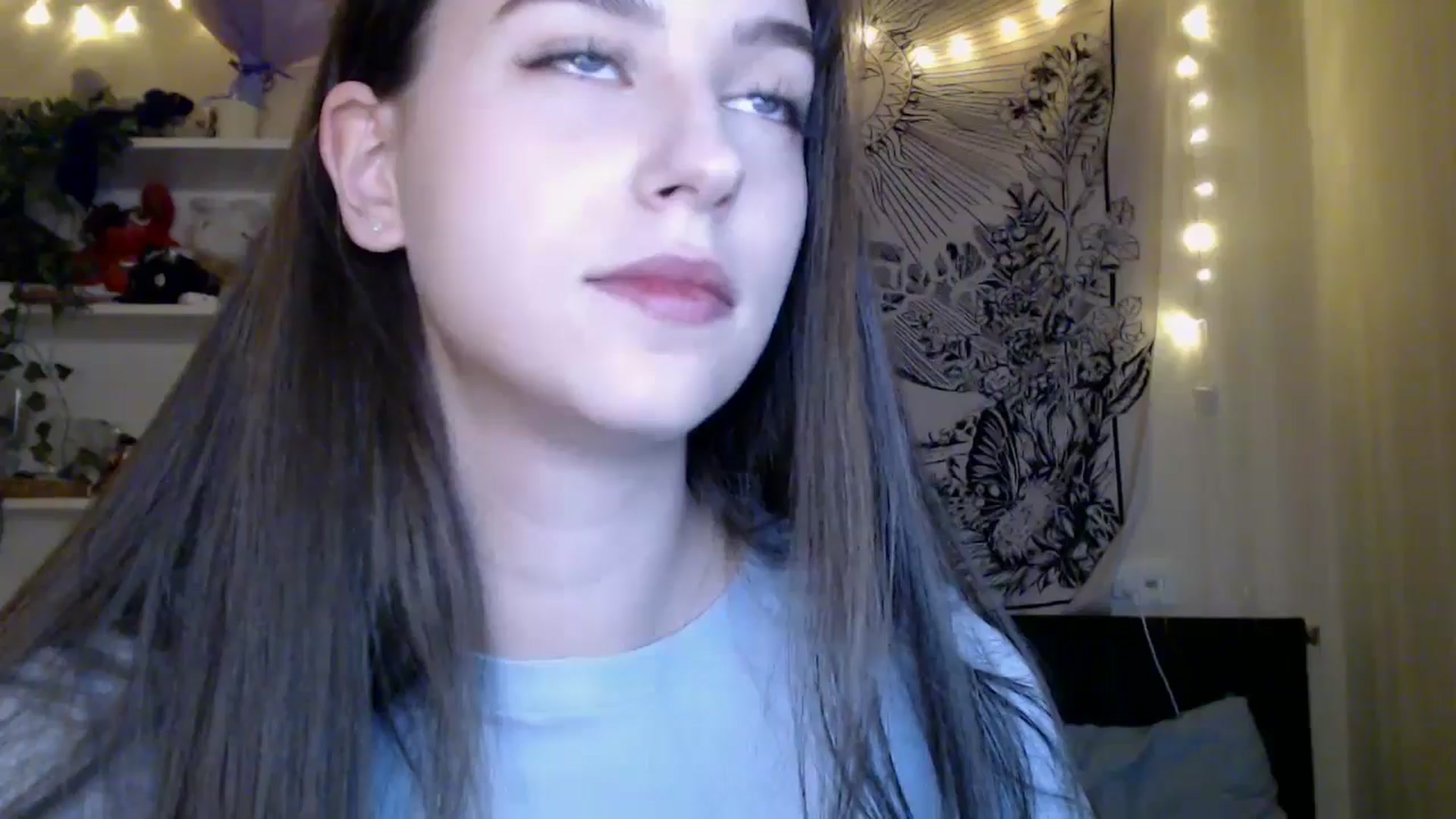Gallery image thumbnail from ElsieF_'s myfreecams stream on, 04/22/2025, 18:16 image 8 of 20