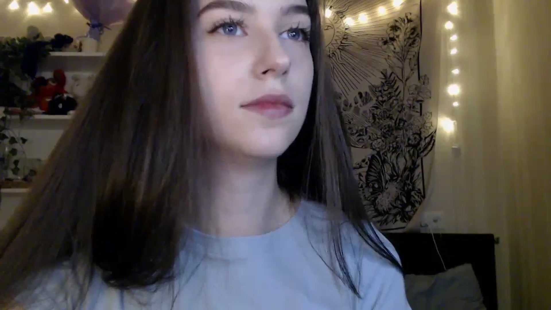 Gallery image thumbnail from ElsieF_'s myfreecams stream on, 04/22/2025, 18:16 image 6 of 20