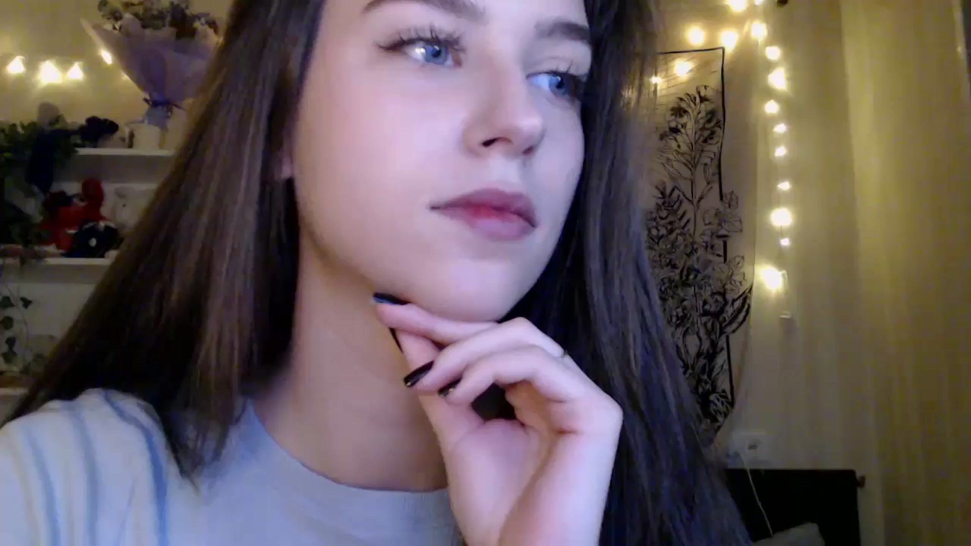 Gallery image thumbnail from ElsieF_'s myfreecams stream on, 04/22/2025, 18:16 image 1 of 20