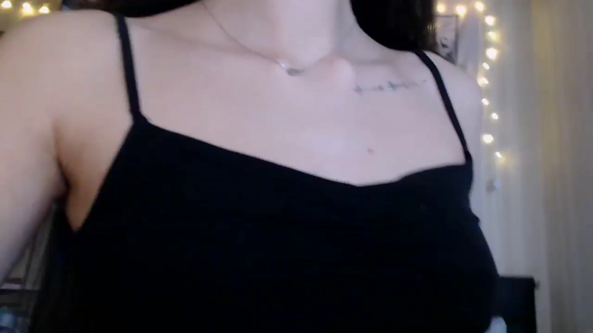 Gallery image thumbnail from ElsieF_'s myfreecams stream on, 04/25/2025, 05:39 image 1 of 20