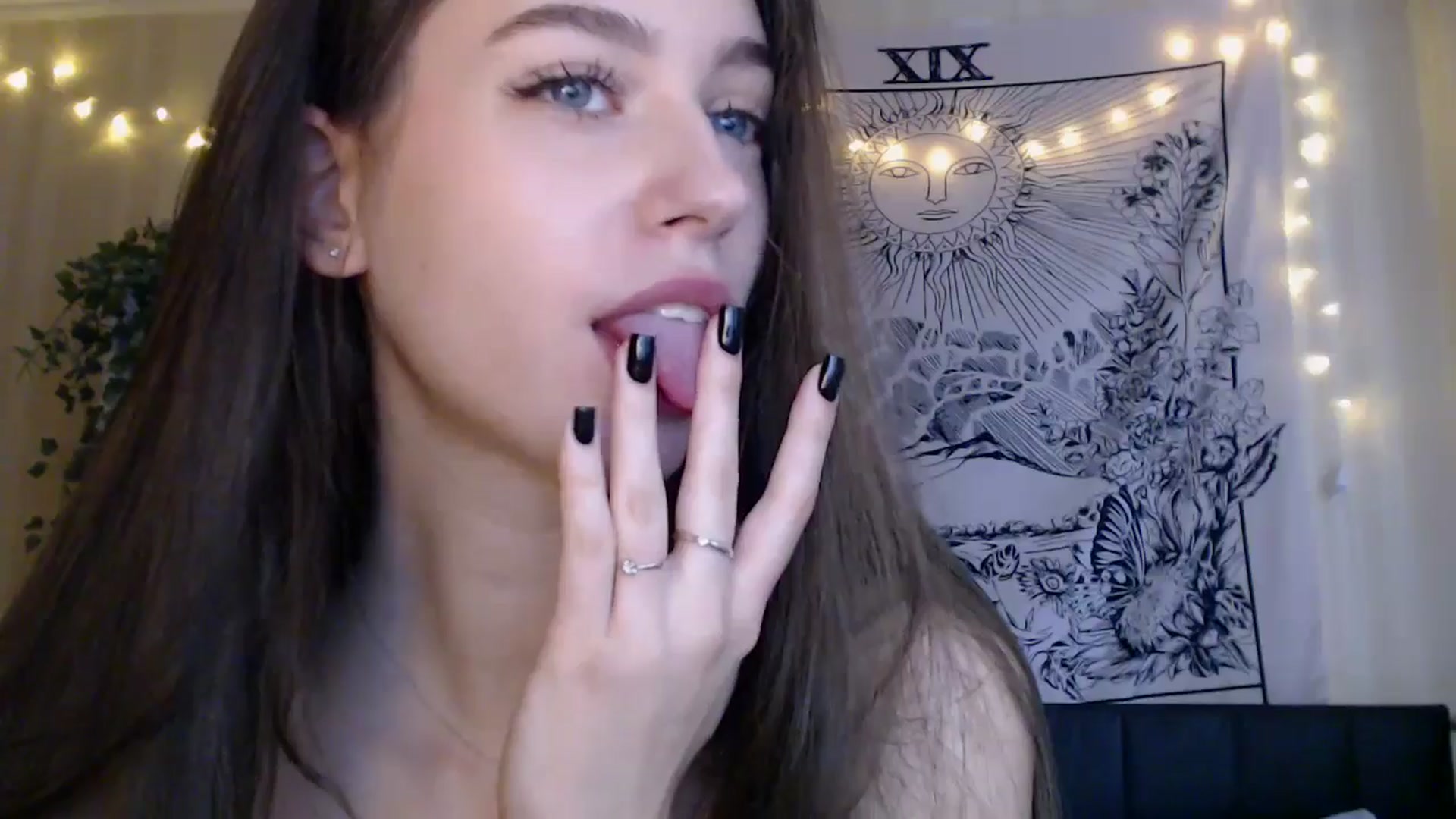 Gallery image thumbnail from ElsieF_'s myfreecams stream on, 04/25/2025, 05:39 image 18 of 20