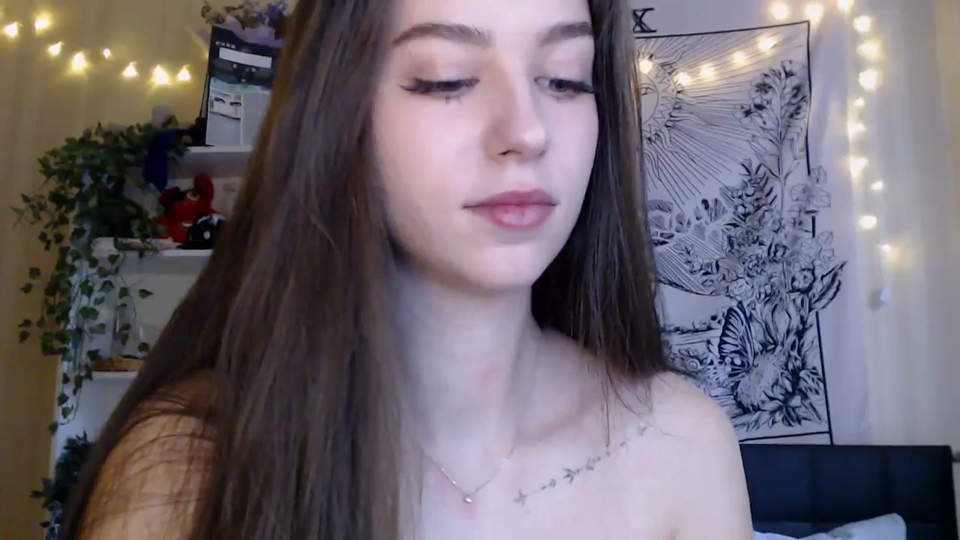 Gallery image thumbnail from ElsieF_'s myfreecams stream on, 04/25/2025, 05:39 image 5 of 20