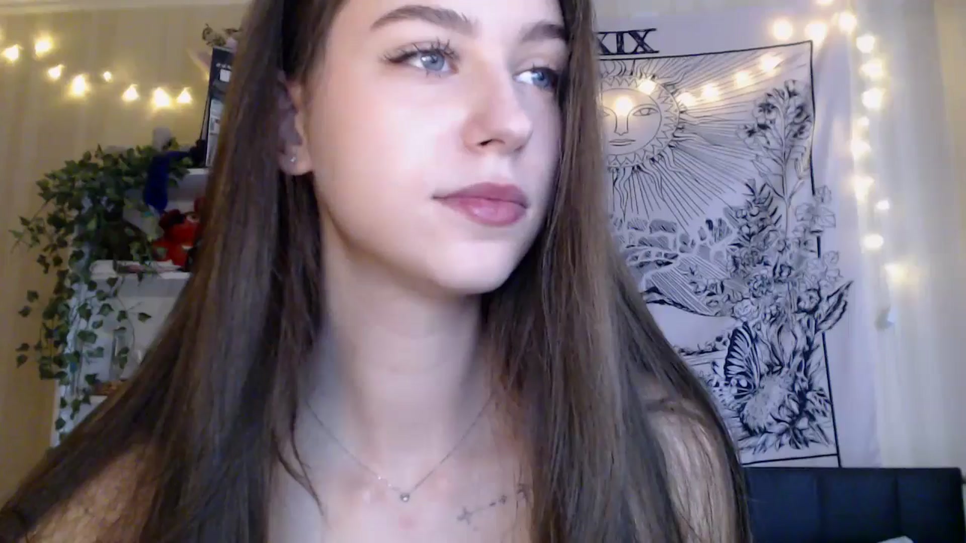 Gallery image thumbnail from ElsieF_'s myfreecams stream on, 04/25/2025, 05:39 image 19 of 20