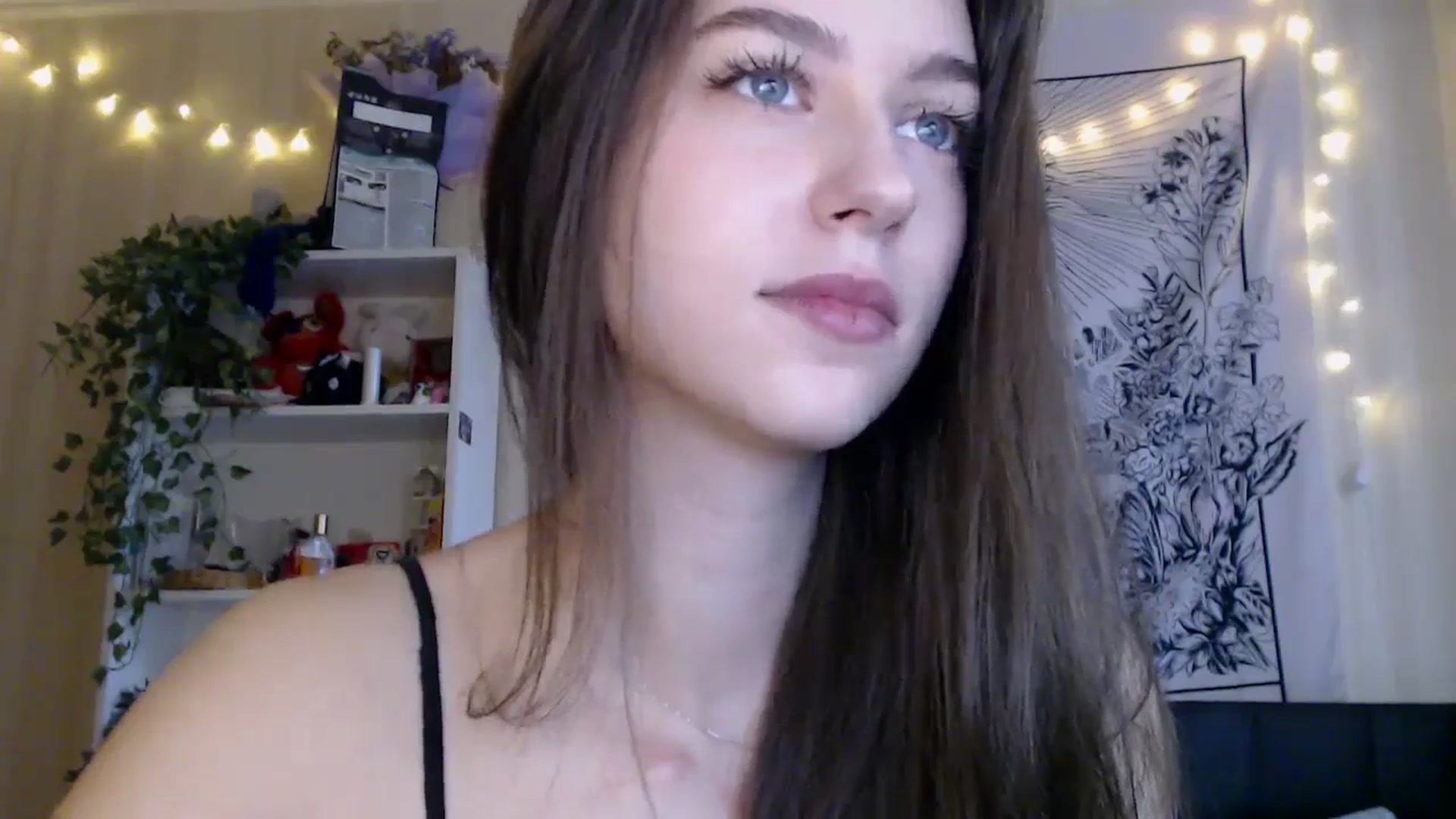 Gallery image thumbnail from ElsieF_'s myfreecams stream on, 04/25/2025, 05:39 image 10 of 20