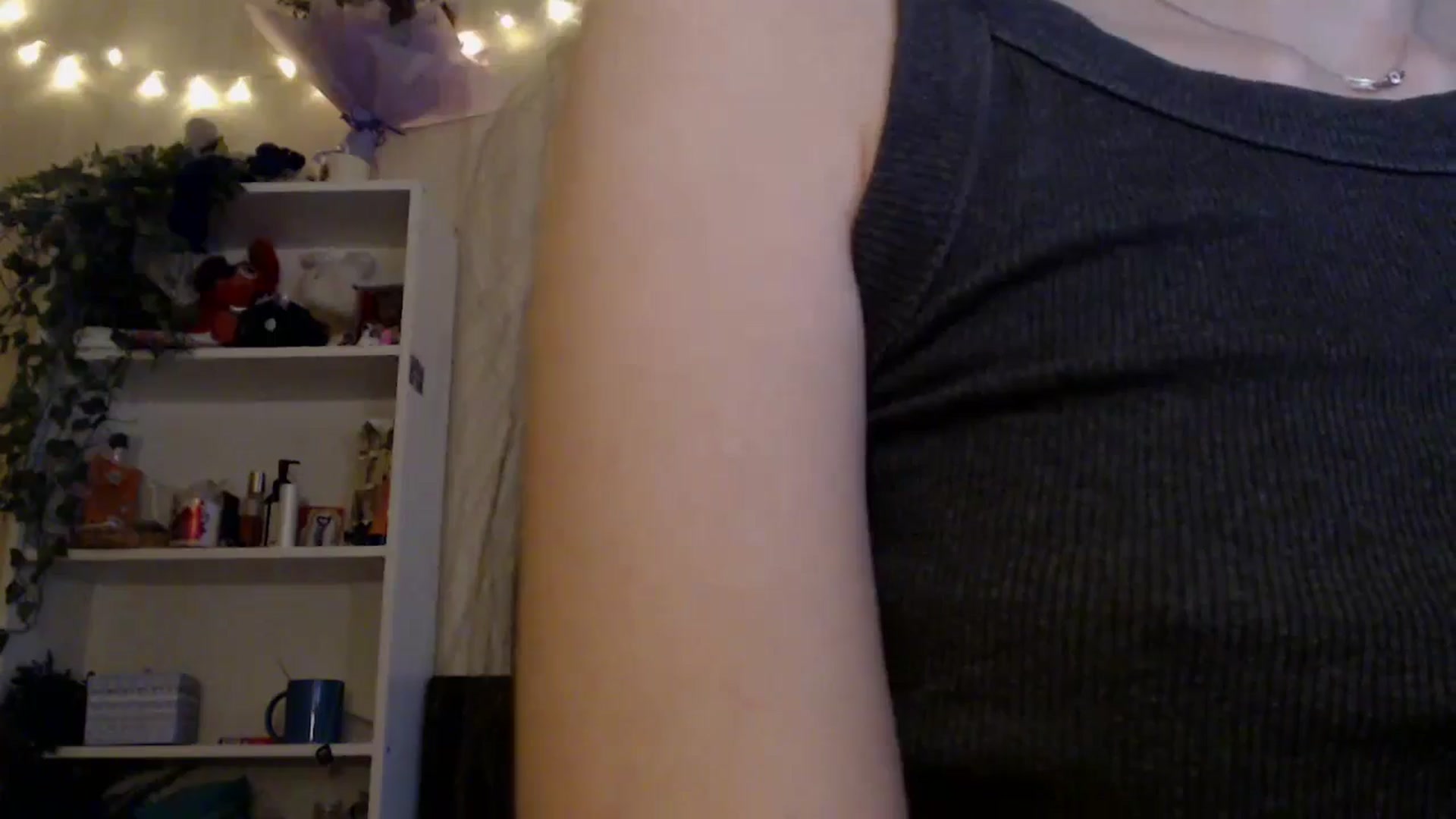 Gallery image thumbnail from ElsieF_'s myfreecams stream on, 05/02/2025, 16:26 image 2 of 20