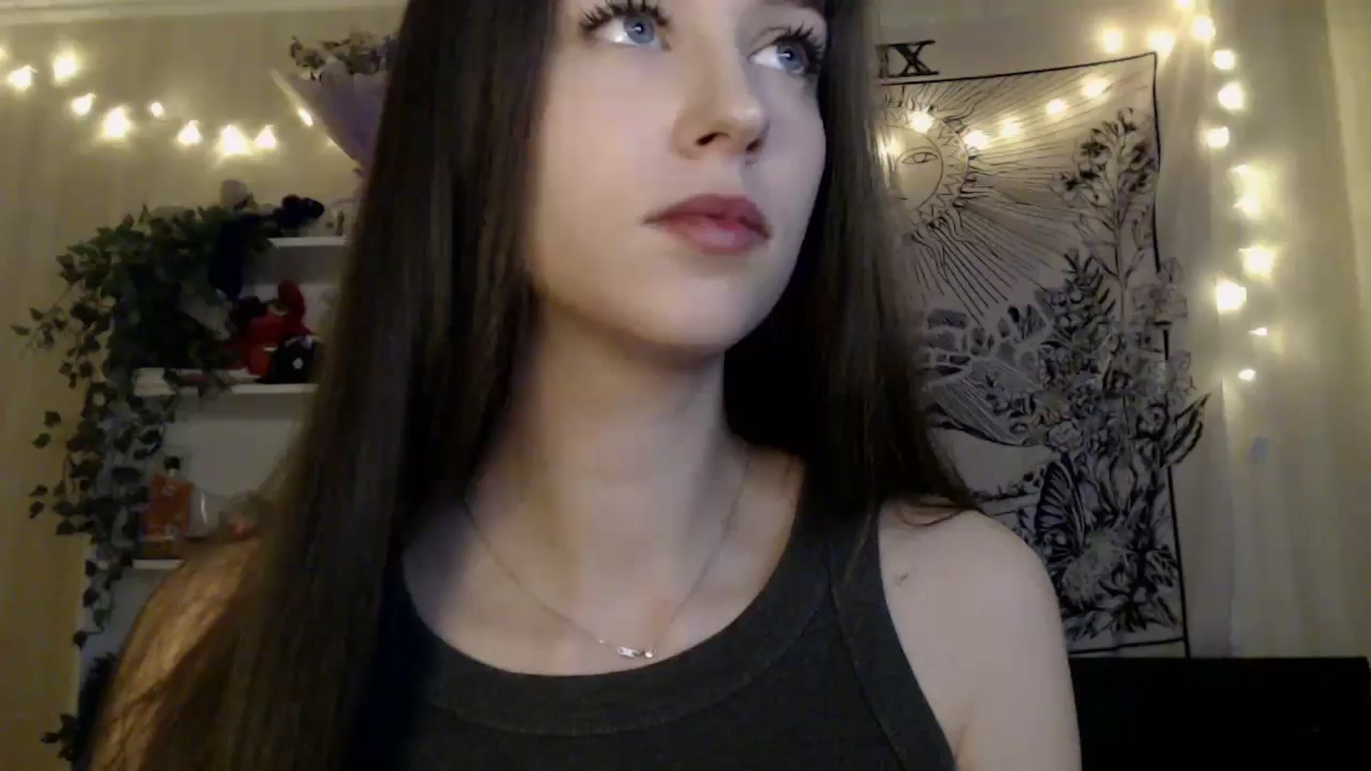 Gallery image thumbnail from ElsieF_'s myfreecams stream on, 05/02/2025, 16:26 image 3 of 20