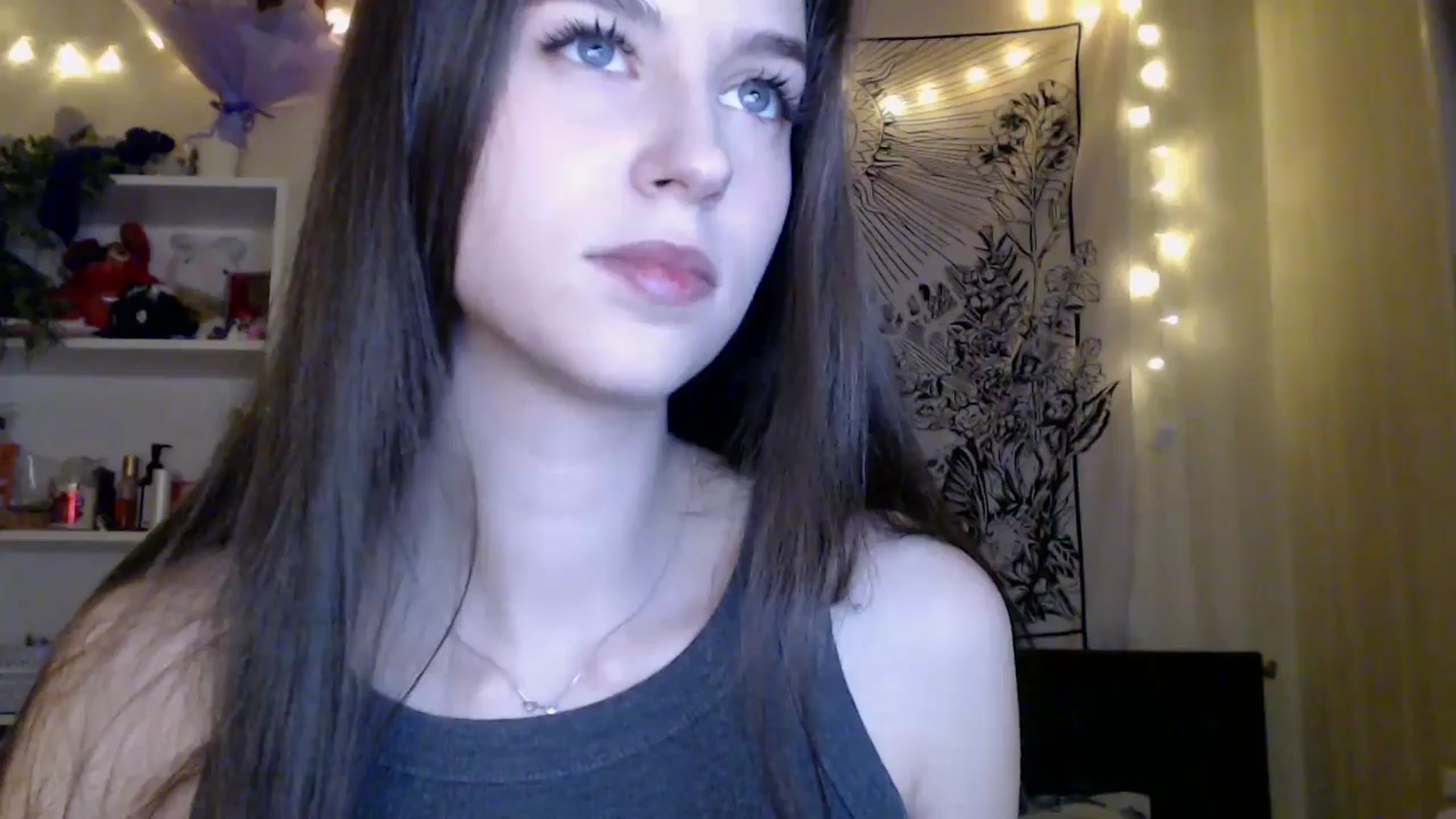 Gallery image thumbnail from ElsieF_'s myfreecams stream on, 05/02/2025, 17:06 image 16 of 20