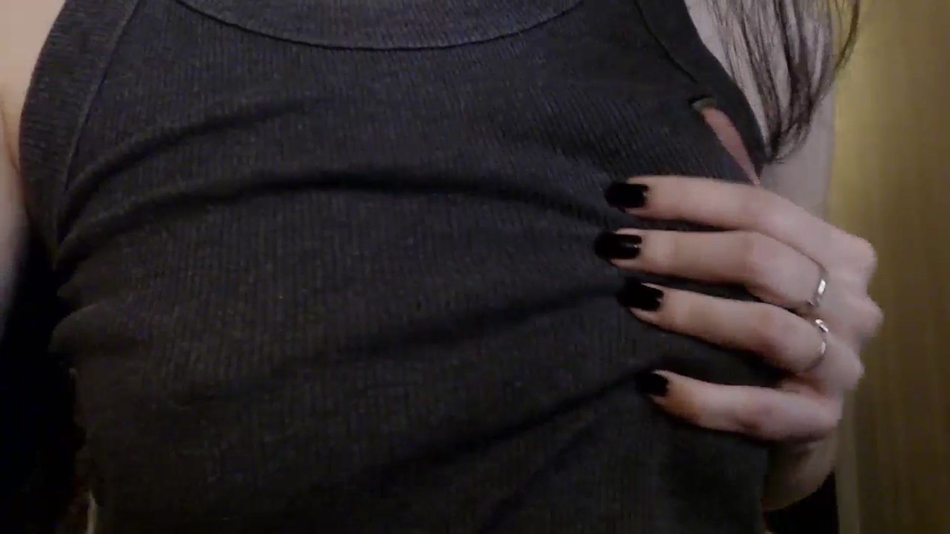 Gallery image thumbnail from ElsieF_'s myfreecams stream on, 05/02/2025, 17:06 image 12 of 20