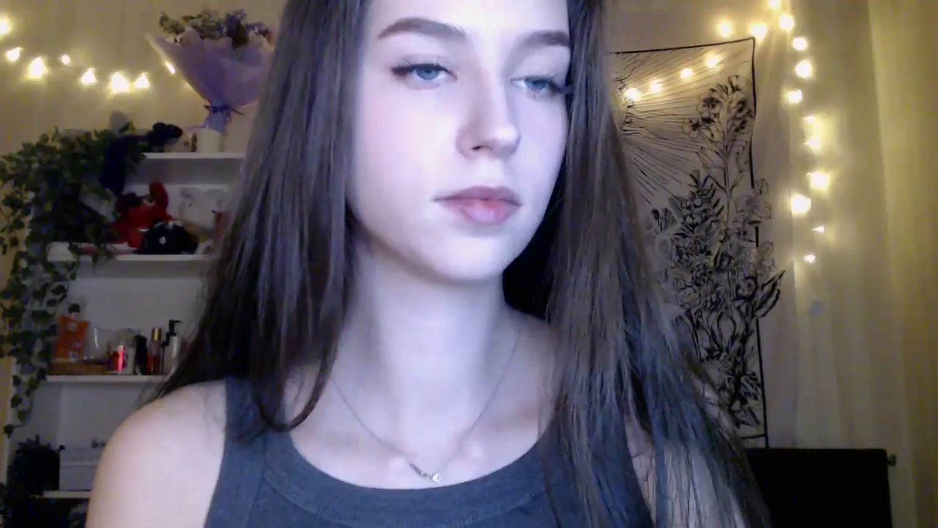Gallery image thumbnail from ElsieF_'s myfreecams stream on, 05/02/2025, 17:06 image 6 of 20