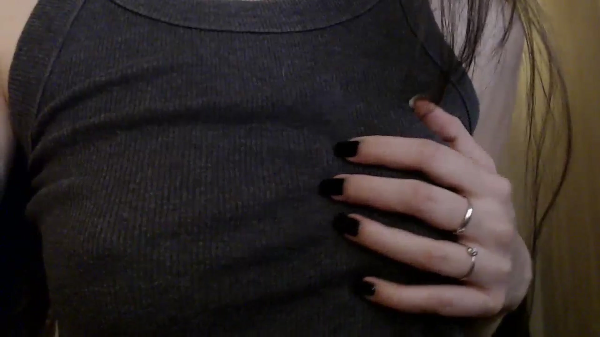Gallery image thumbnail from ElsieF_'s myfreecams stream on, 05/02/2025, 17:06 image 13 of 20