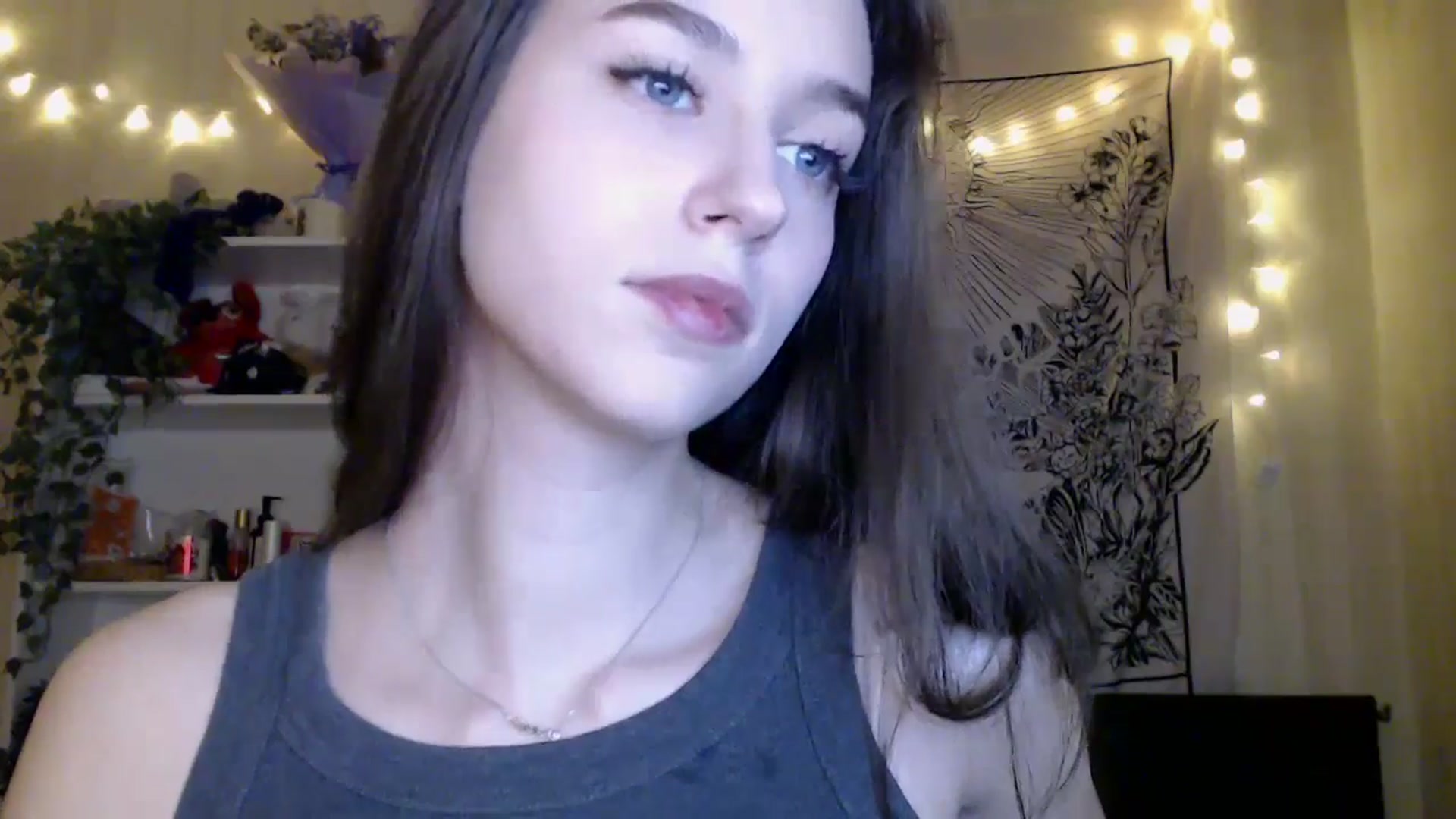 Gallery image thumbnail from ElsieF_'s myfreecams stream on, 05/02/2025, 17:06 image 3 of 20