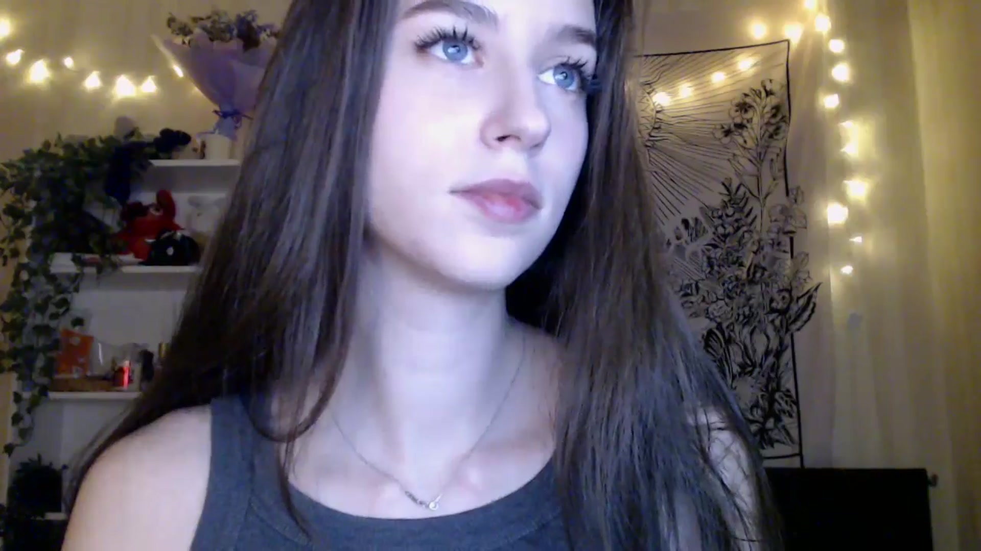 Gallery image thumbnail from ElsieF_'s myfreecams stream on, 05/02/2025, 17:06 image 7 of 20