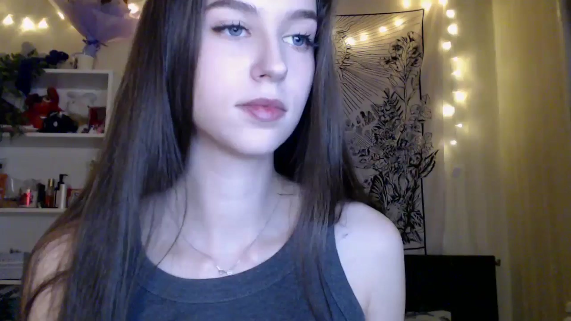 Gallery image thumbnail from ElsieF_'s myfreecams stream on, 05/02/2025, 17:06 image 15 of 20