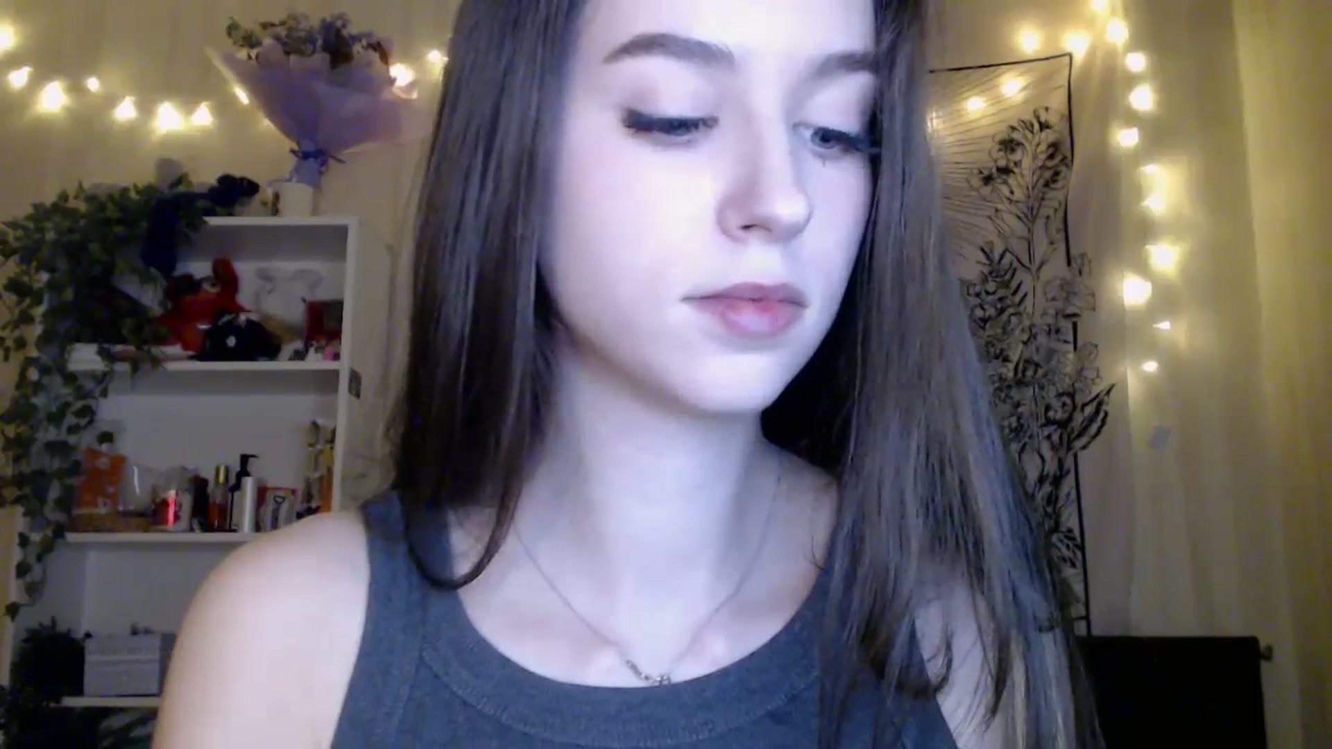Gallery image thumbnail from ElsieF_'s myfreecams stream on, 05/02/2025, 17:06 image 5 of 20