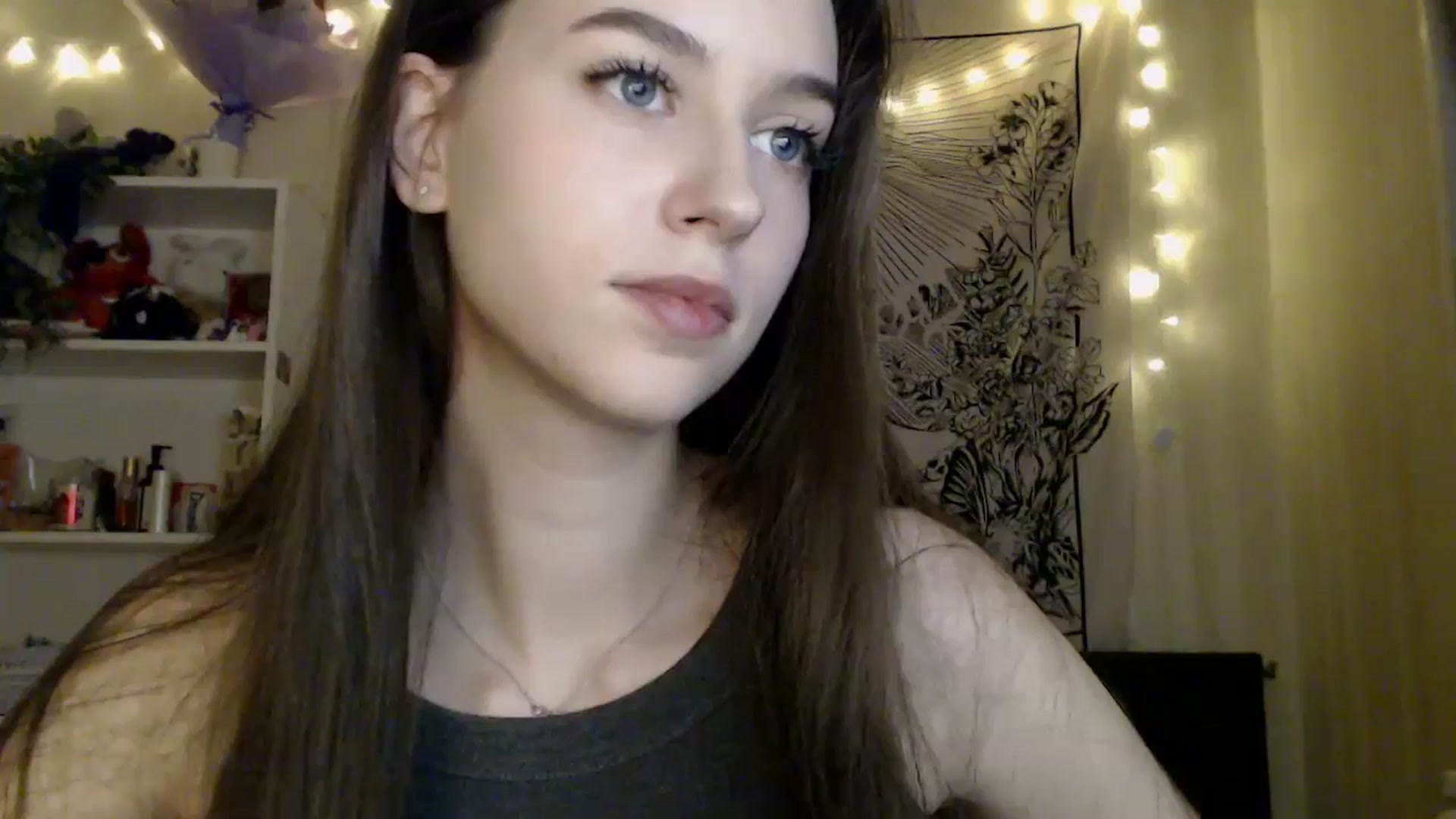 Gallery image thumbnail from ElsieF_'s myfreecams stream on, 05/02/2025, 17:06 image 19 of 20