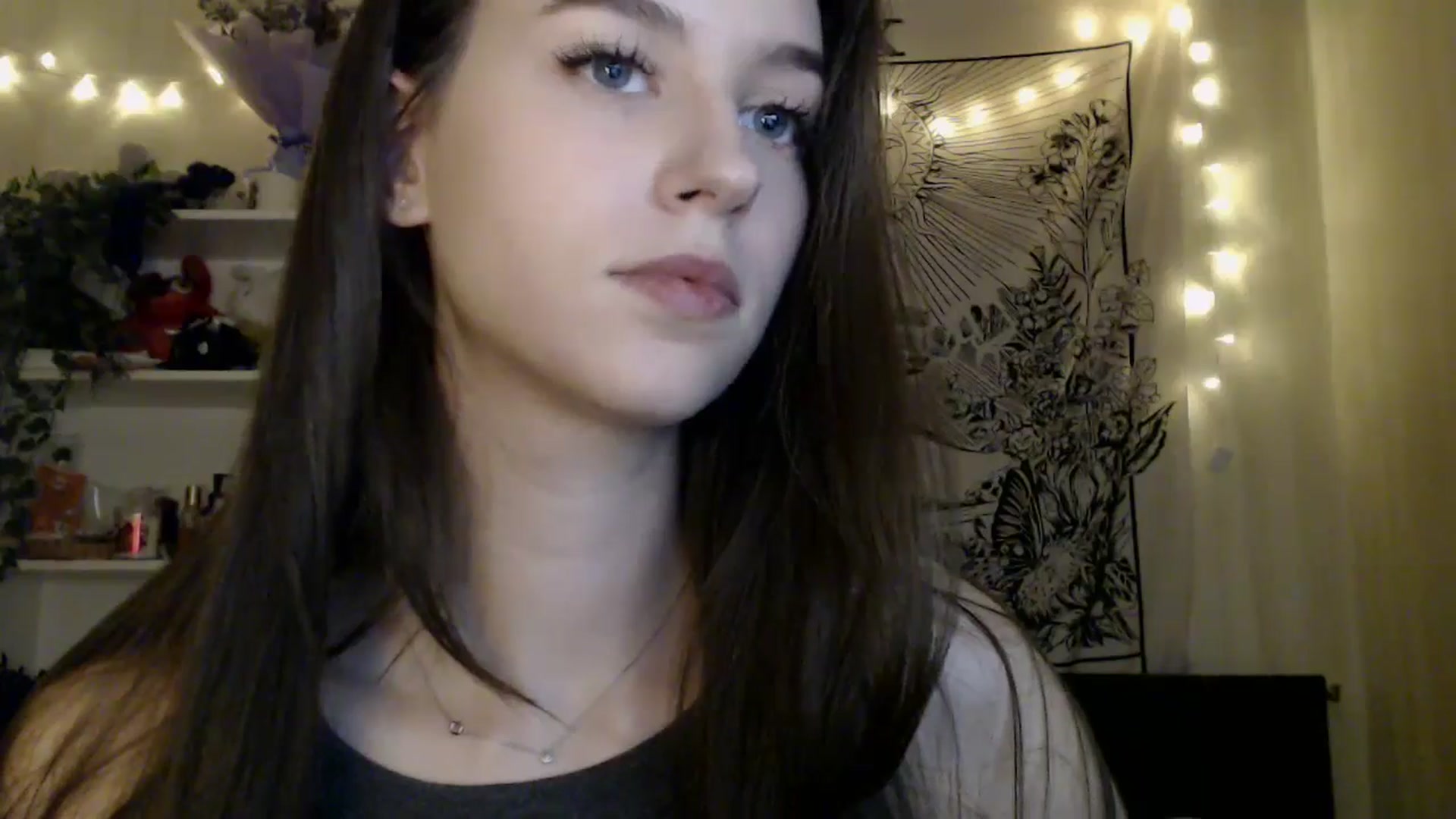 Gallery image thumbnail from ElsieF_'s myfreecams stream on, 05/02/2025, 17:53 image 11 of 20