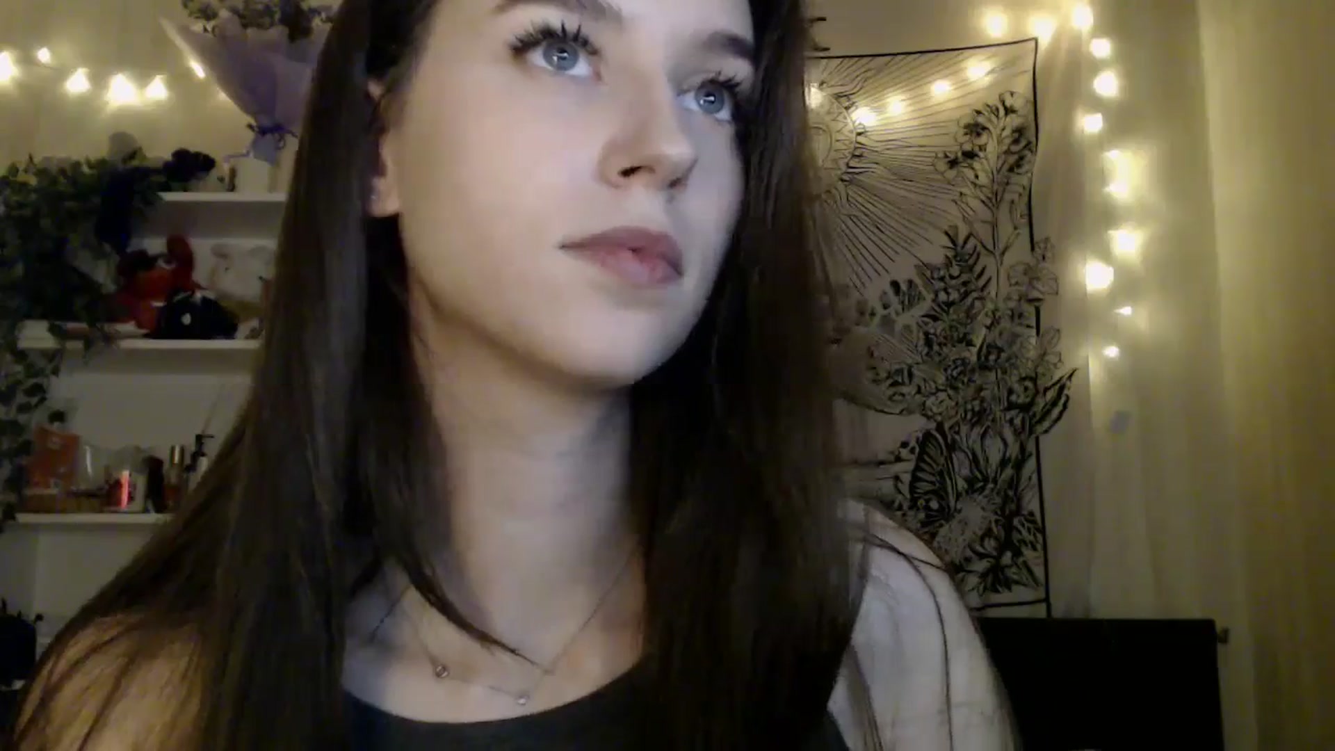 Gallery image thumbnail from ElsieF_'s myfreecams stream on, 05/02/2025, 17:53 image 12 of 20