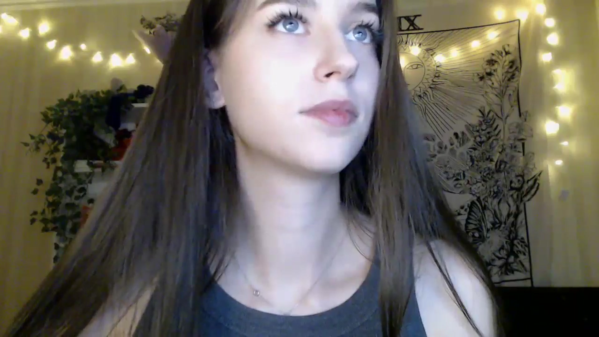 Gallery image thumbnail from ElsieF_'s myfreecams stream on, 05/02/2025, 17:53 image 3 of 20