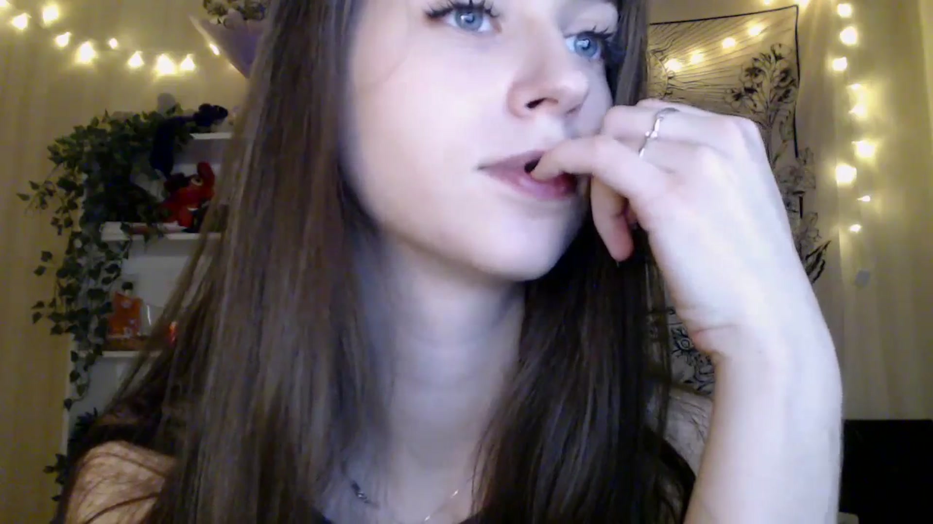 Gallery image thumbnail from ElsieF_'s myfreecams stream on, 05/02/2025, 17:53 image 20 of 20