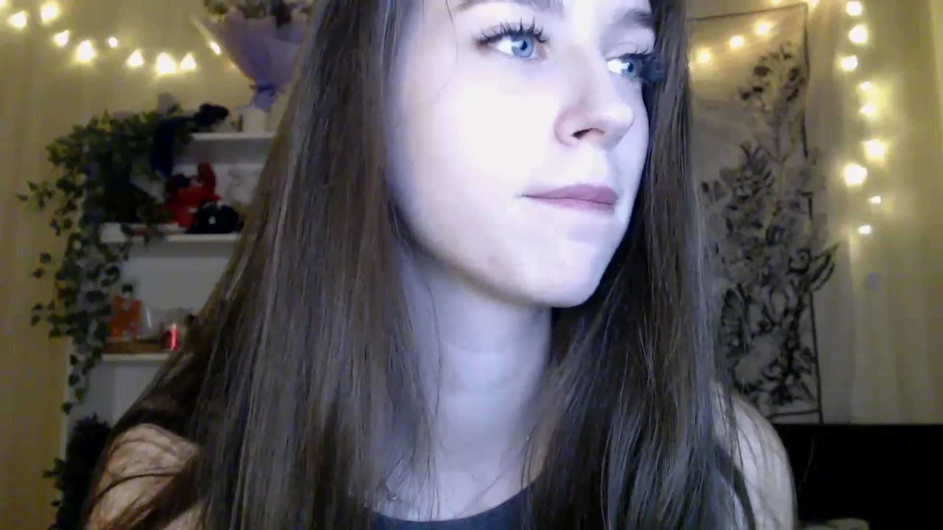 Gallery image thumbnail from ElsieF_'s myfreecams stream on, 05/02/2025, 17:53 image 19 of 20