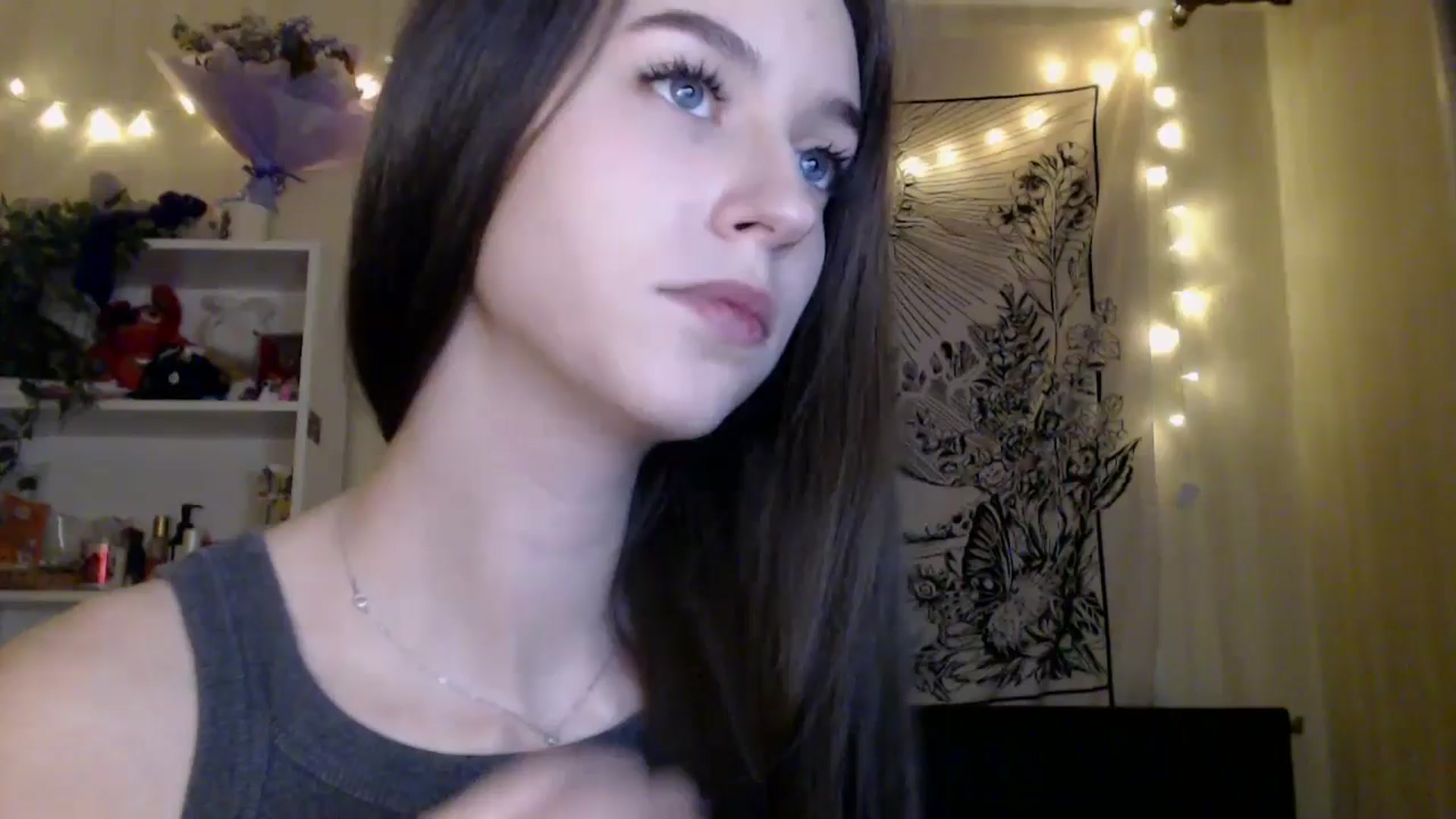 Gallery image thumbnail from ElsieF_'s myfreecams stream on, 05/02/2025, 18:31 image 14 of 20