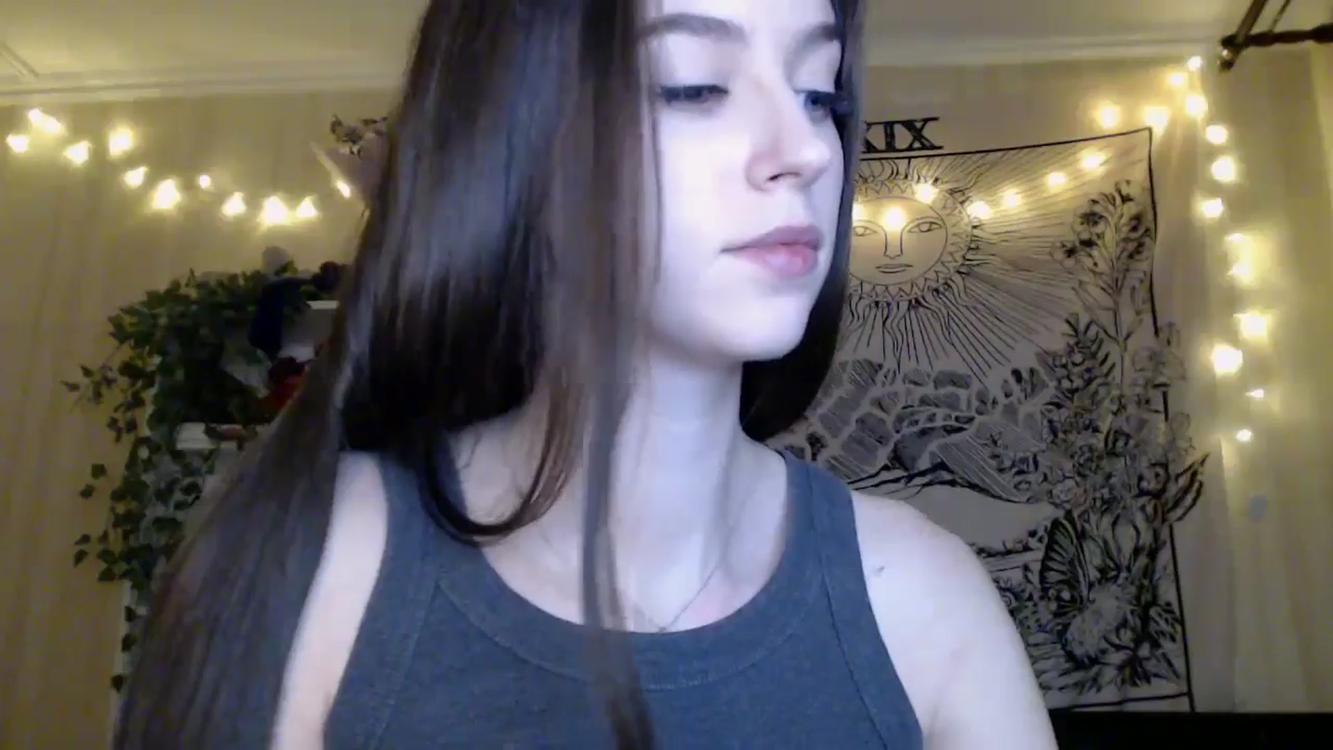 Gallery image thumbnail from ElsieF_'s myfreecams stream on, 05/02/2025, 18:31 image 17 of 20