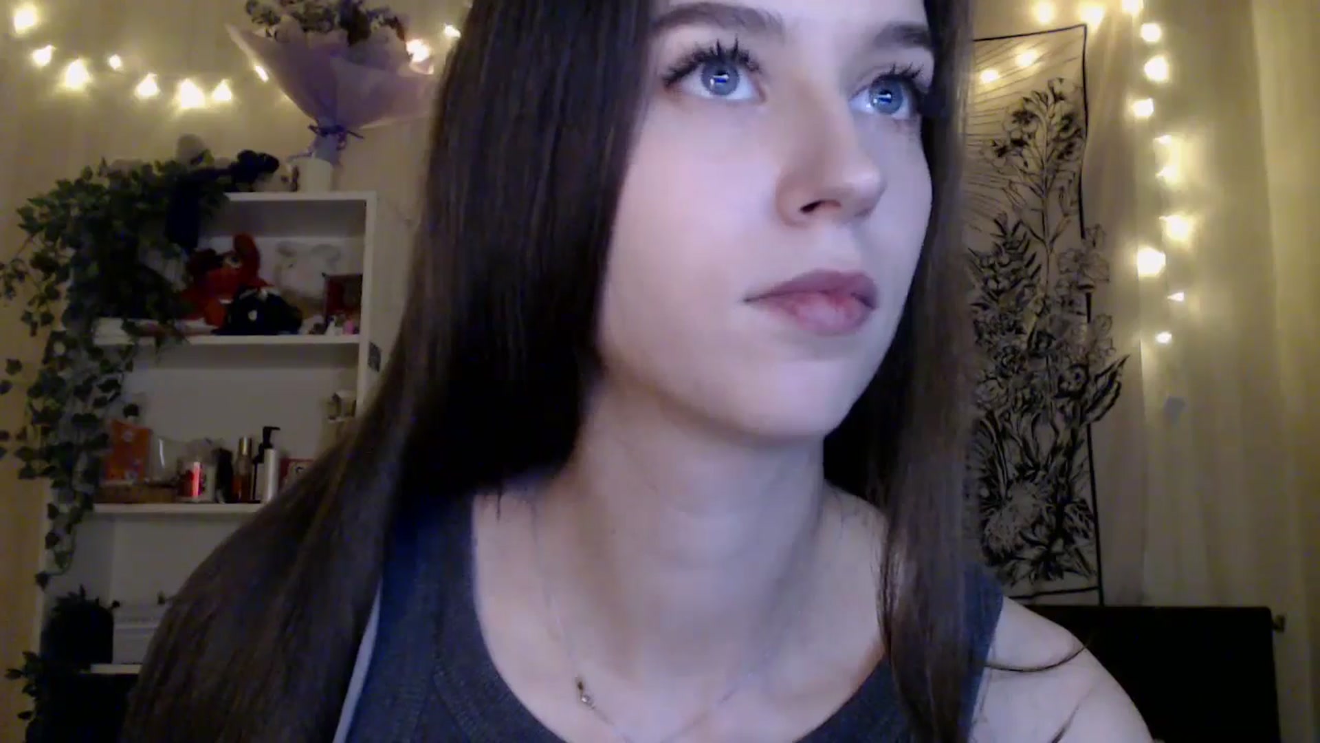 Gallery image thumbnail from ElsieF_'s myfreecams stream on, 05/02/2025, 18:31 image 2 of 20