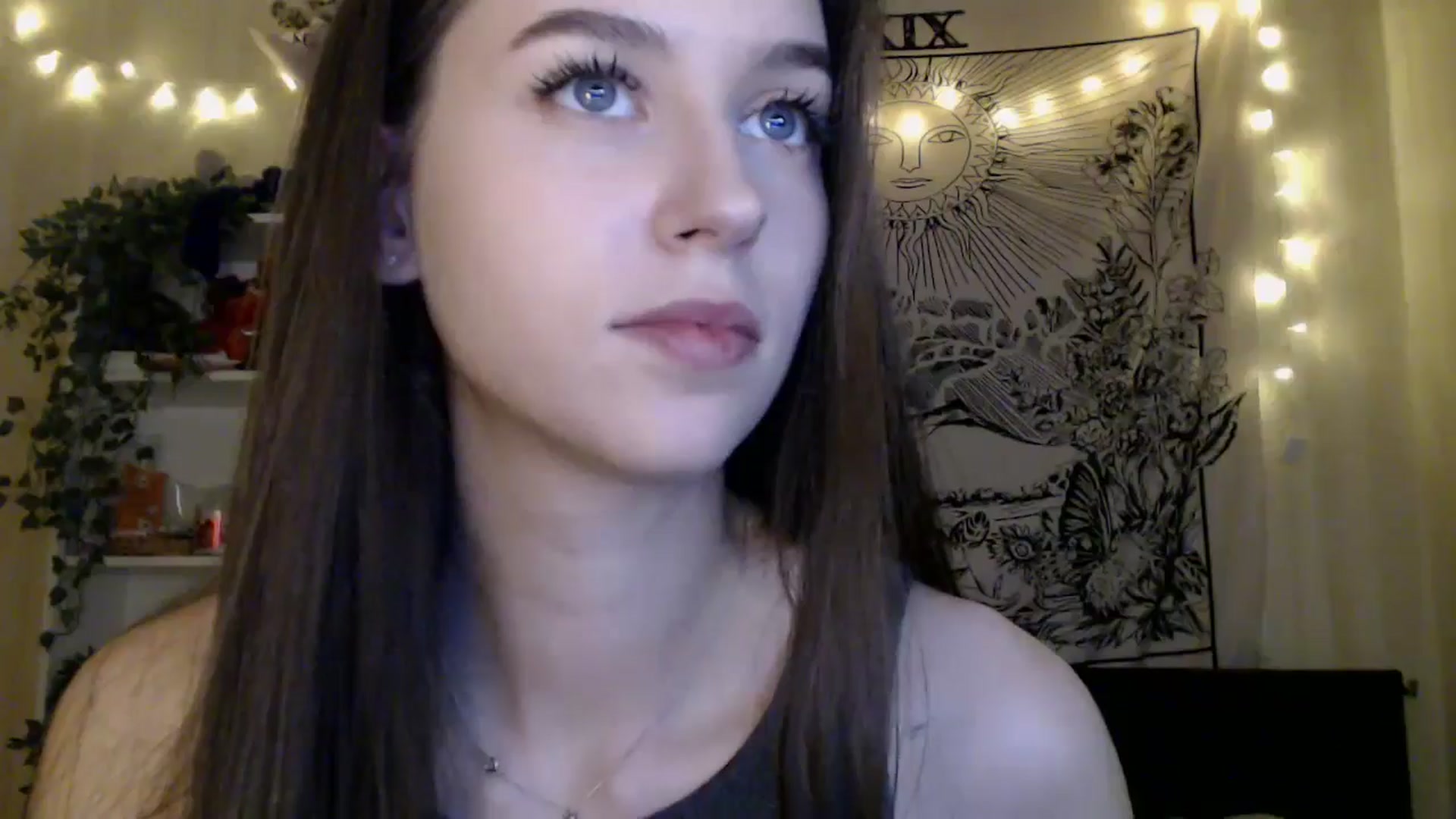 Gallery image thumbnail from ElsieF_'s myfreecams stream on, 05/02/2025, 18:31 image 5 of 20