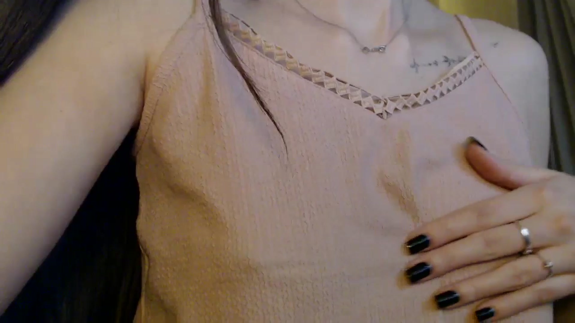 Gallery image thumbnail from ElsieF_'s myfreecams stream on, 05/08/2025, 18:37 image 14 of 20