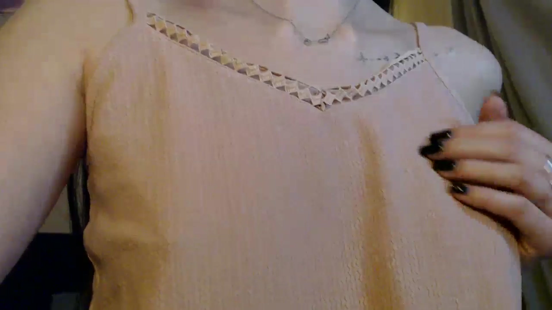 Gallery image thumbnail from ElsieF_'s myfreecams stream on, 05/08/2025, 18:37 image 5 of 20