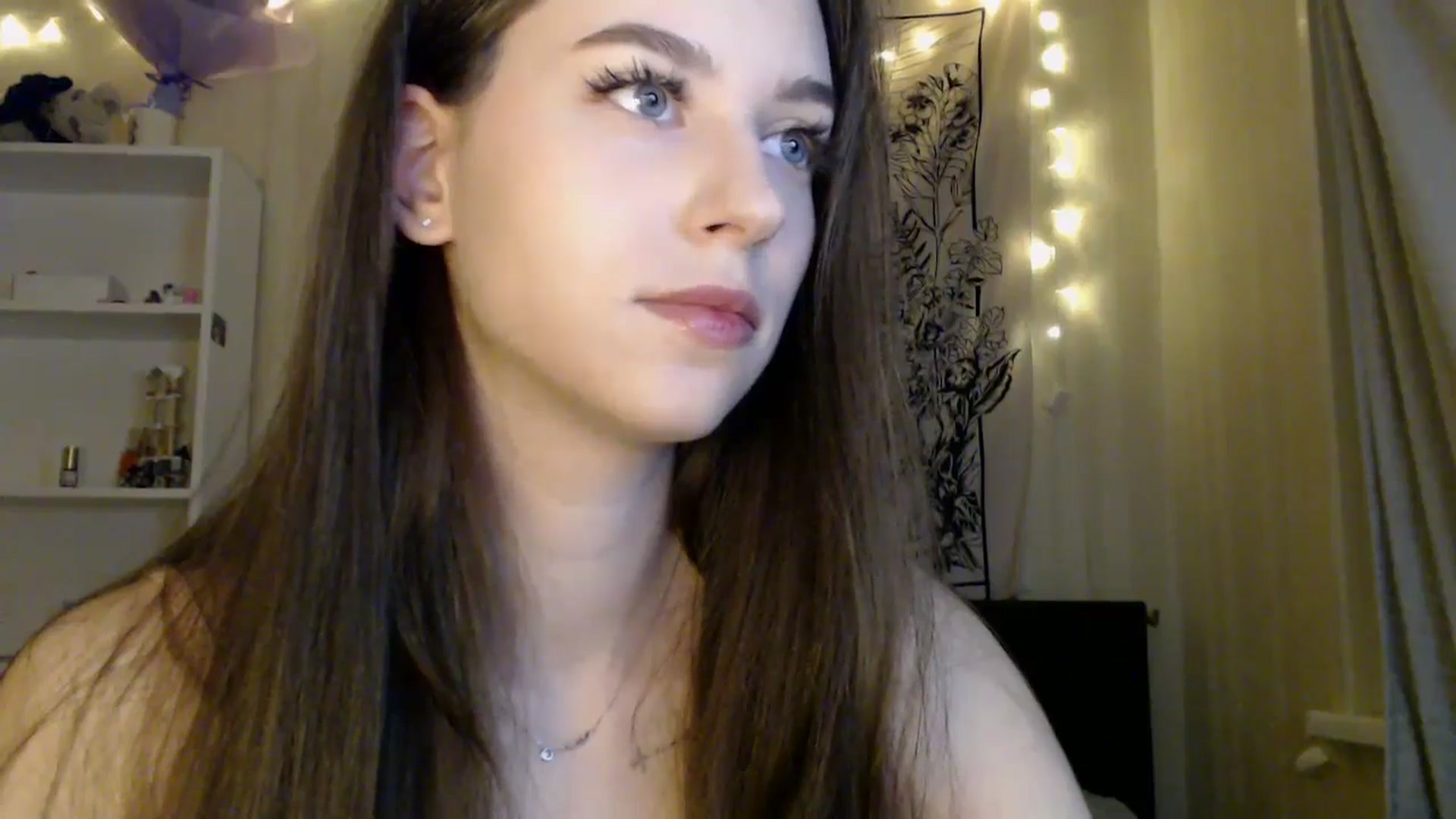 Gallery image thumbnail from ElsieF_'s myfreecams stream on, 05/08/2025, 18:37 image 20 of 20