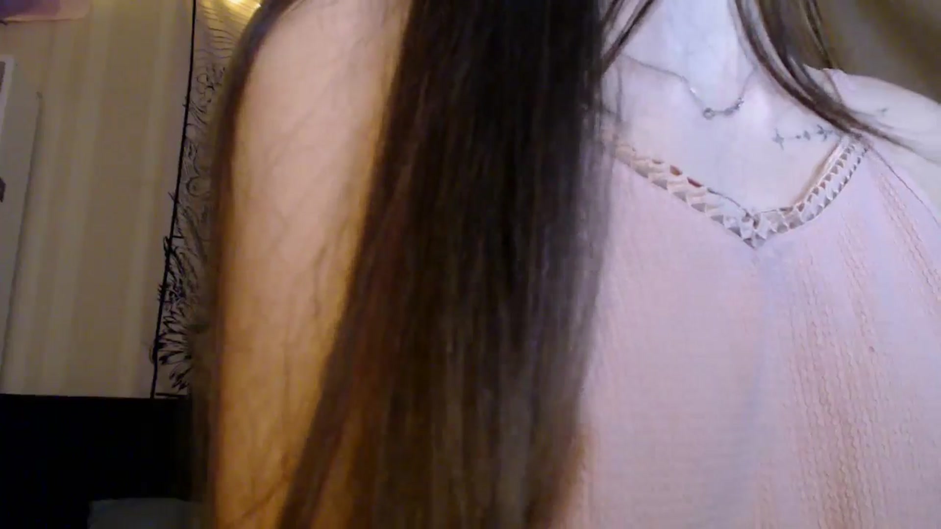 Gallery image thumbnail from ElsieF_'s myfreecams stream on, 05/08/2025, 18:37 image 3 of 20