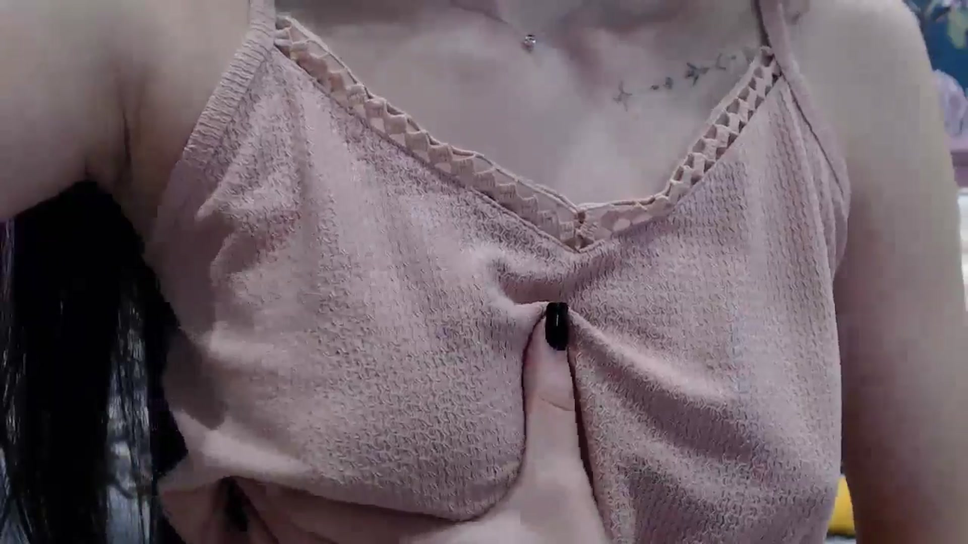 Gallery image thumbnail from ElsieF_'s myfreecams stream on, 05/19/2025, 19:10 image 11 of 20
