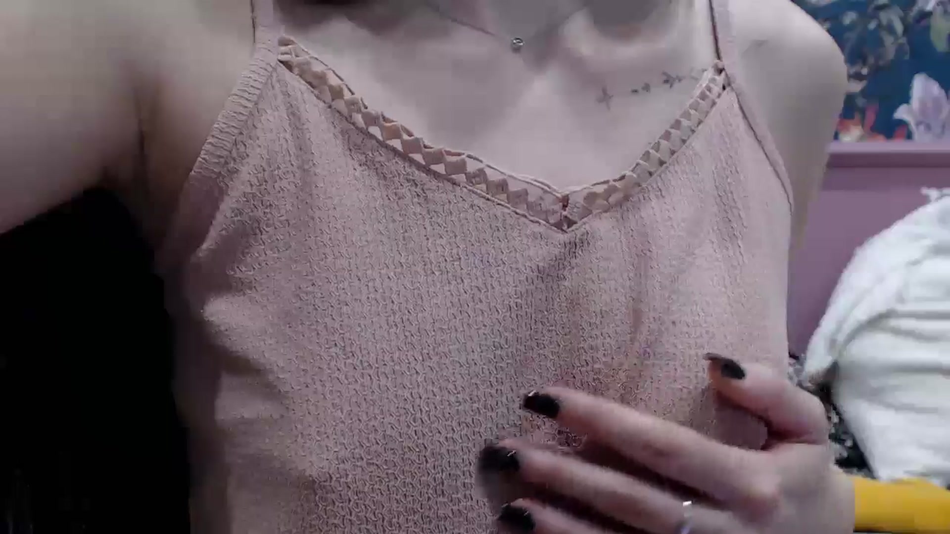 Gallery image thumbnail from ElsieF_'s myfreecams stream on, 05/19/2025, 19:10 image 19 of 20
