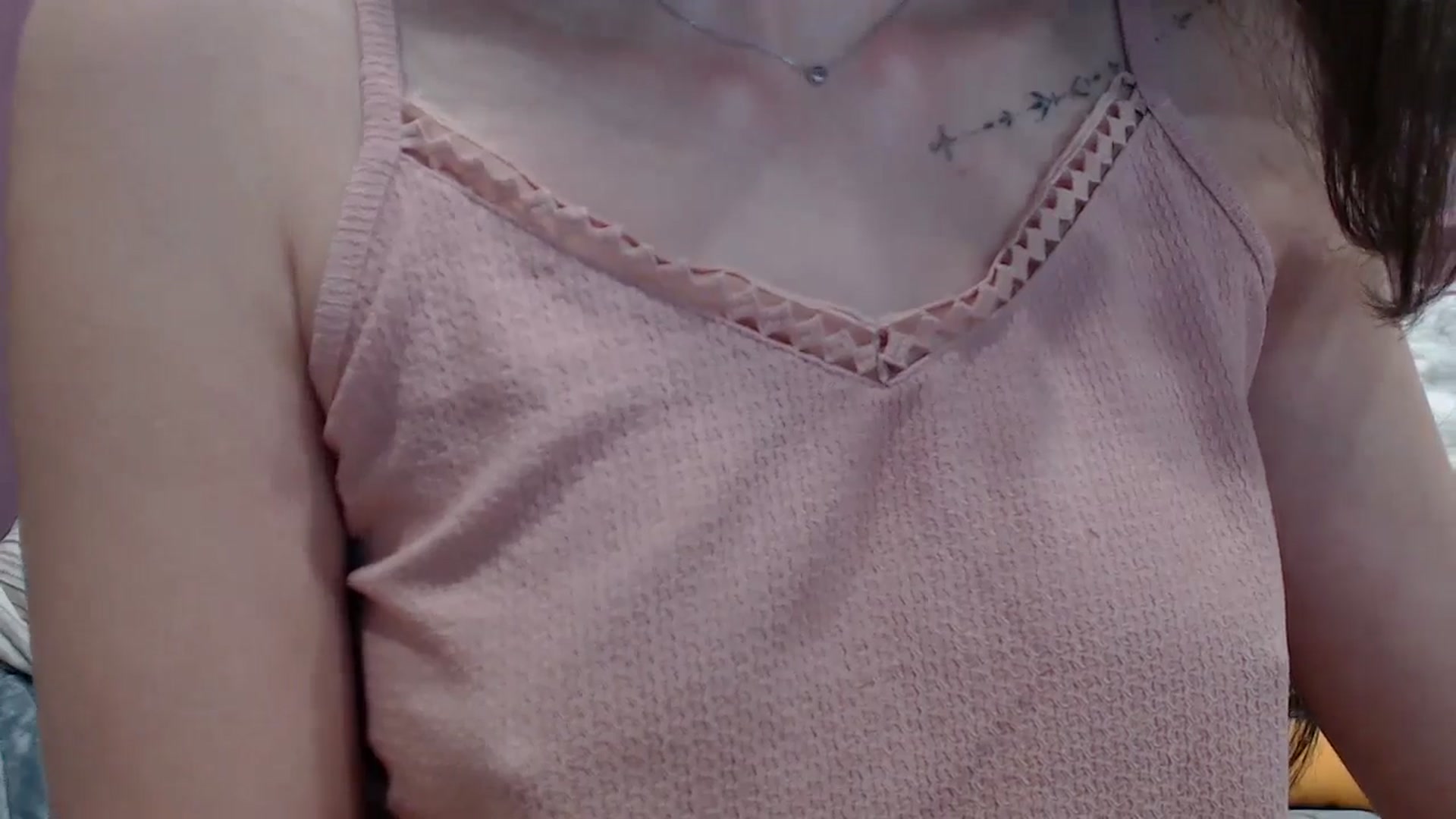 Gallery image thumbnail from ElsieF_'s myfreecams stream on, 05/19/2025, 19:10 image 9 of 20
