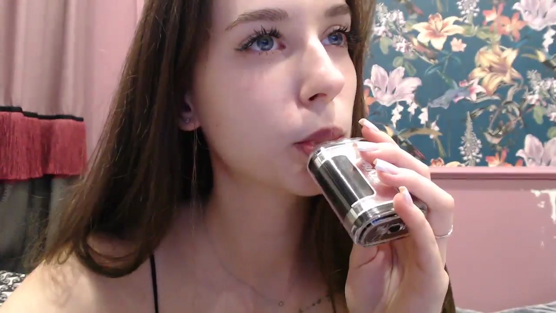 Gallery image thumbnail from ElsieF_'s myfreecams stream on, 05/29/2025, 19:48 image 11 of 20