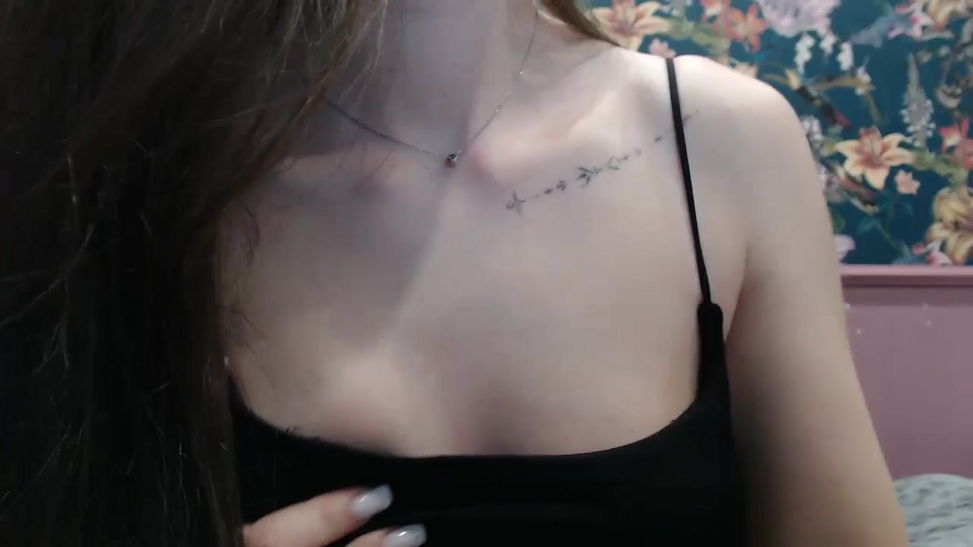 Gallery image thumbnail from ElsieF_'s myfreecams stream on, 05/29/2025, 19:48 image 1 of 20