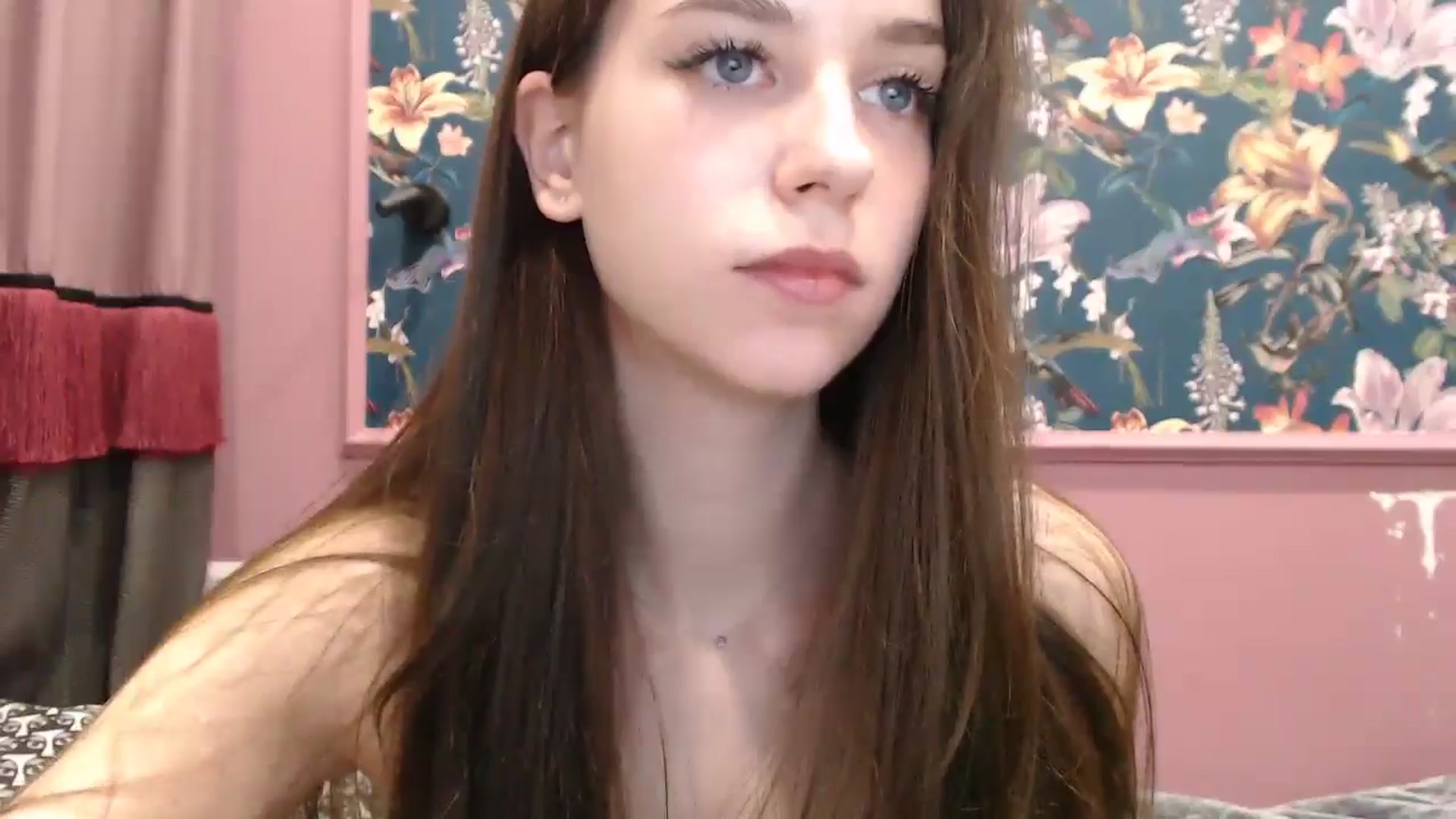 Gallery image thumbnail from ElsieF_'s myfreecams stream on, 05/29/2025, 19:48 image 7 of 20