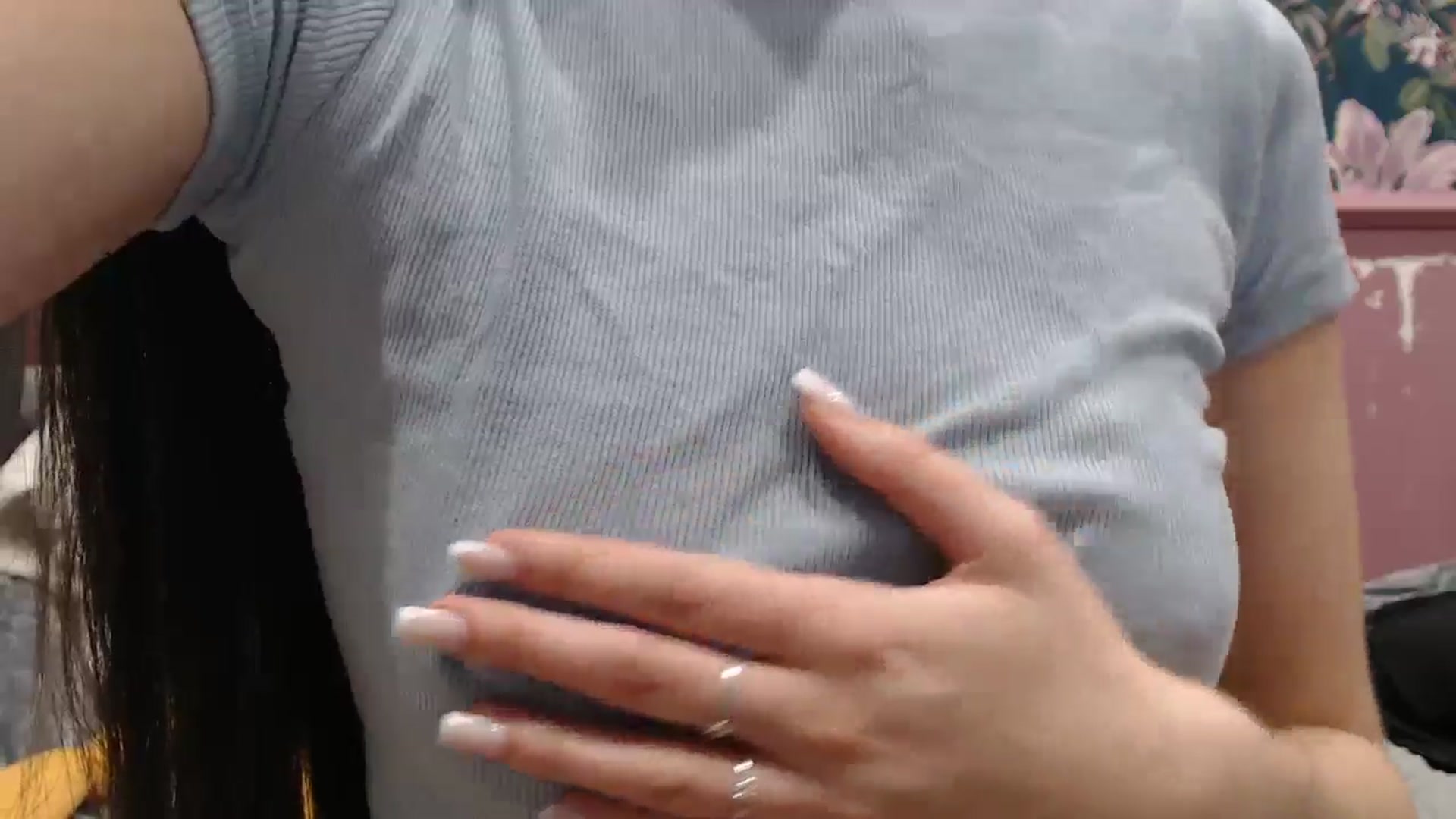 Gallery image thumbnail from ElsieF_'s myfreecams stream on, 05/30/2025, 18:36 image 6 of 20