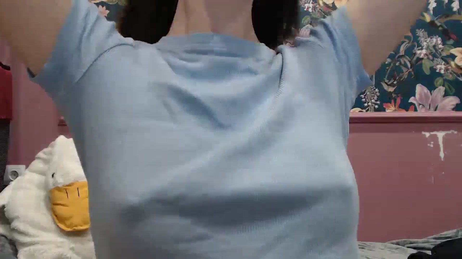 Gallery image thumbnail from ElsieF_'s myfreecams stream on, 05/30/2025, 18:36 image 5 of 20