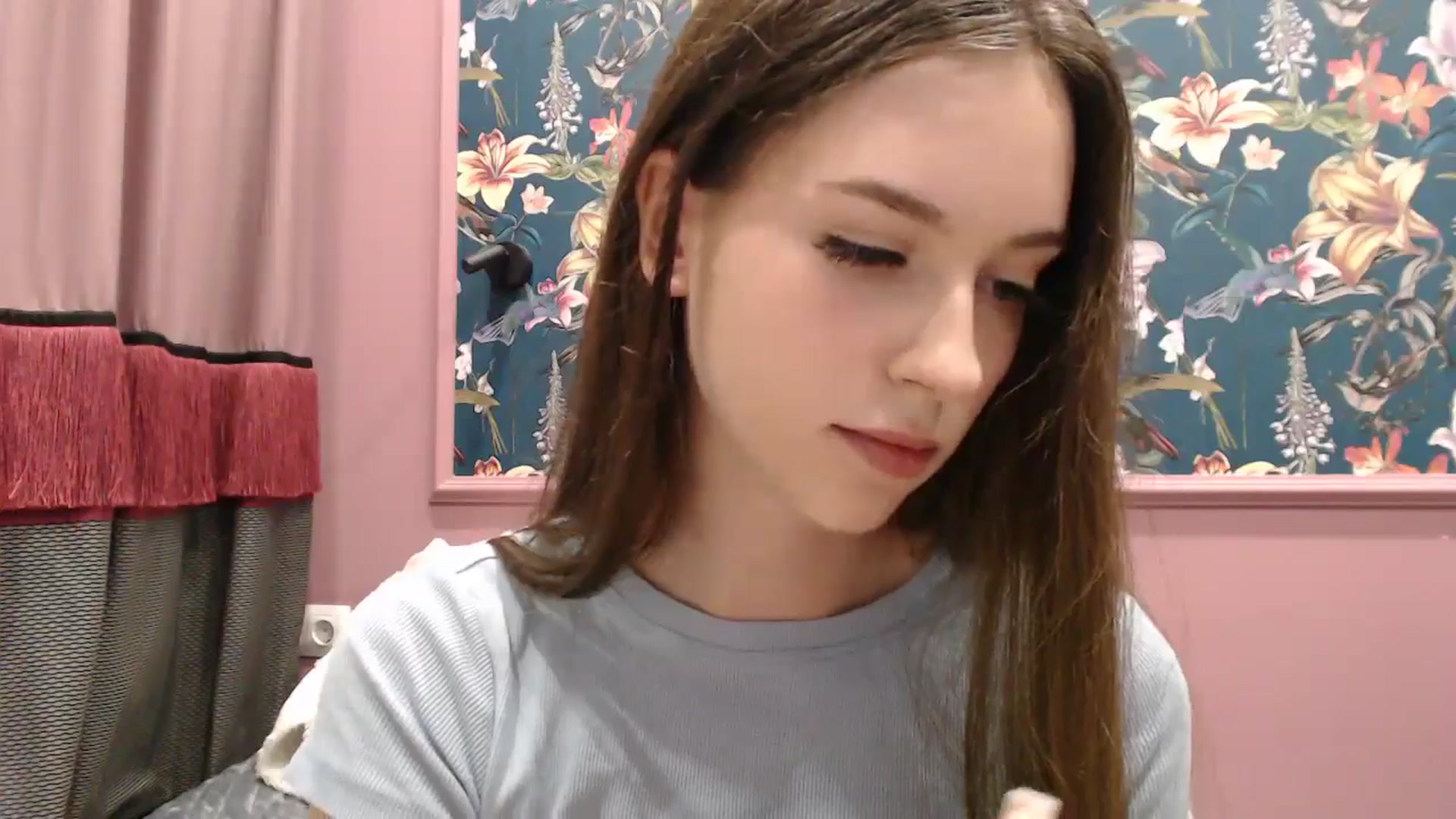 Gallery image thumbnail from ElsieF_'s myfreecams stream on, 05/30/2025, 18:36 image 9 of 20